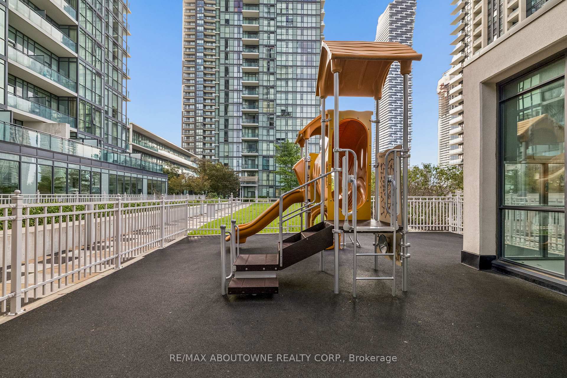 Photo 37 of Unit 1103, 4099 Brickstone Mews, Mississauga, City Centre — HOMEH