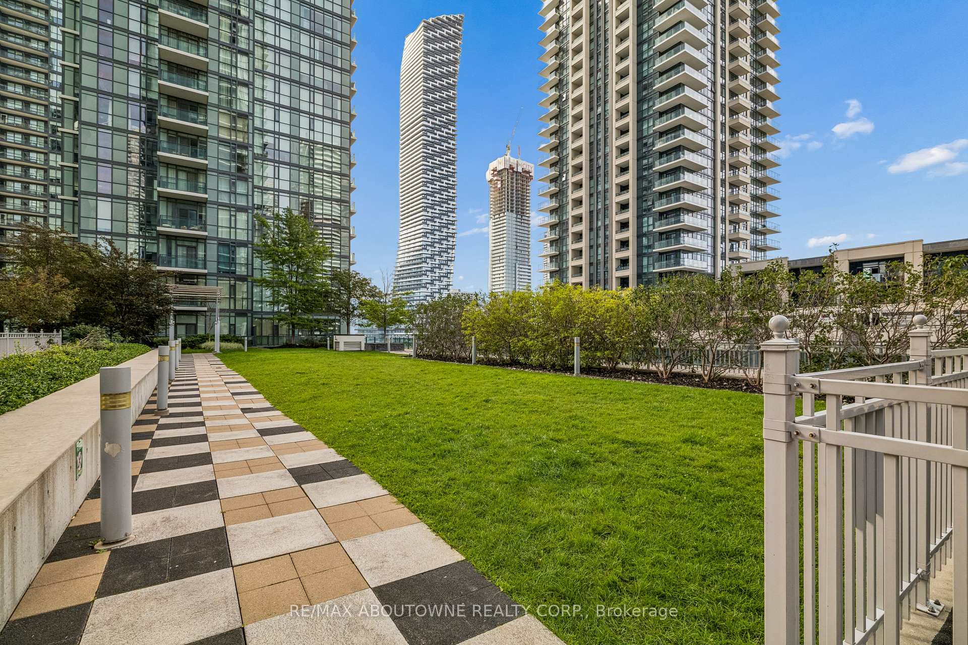 Photo 38 of Unit 1103, 4099 Brickstone Mews, Mississauga, City Centre — HOMEH