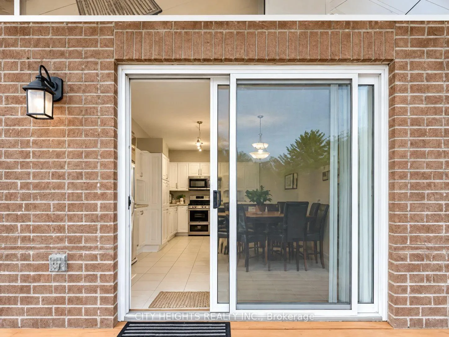Photo 1 of Unit Upper, 31 Madden Place, Clarington, Bowmanville — HOMEH