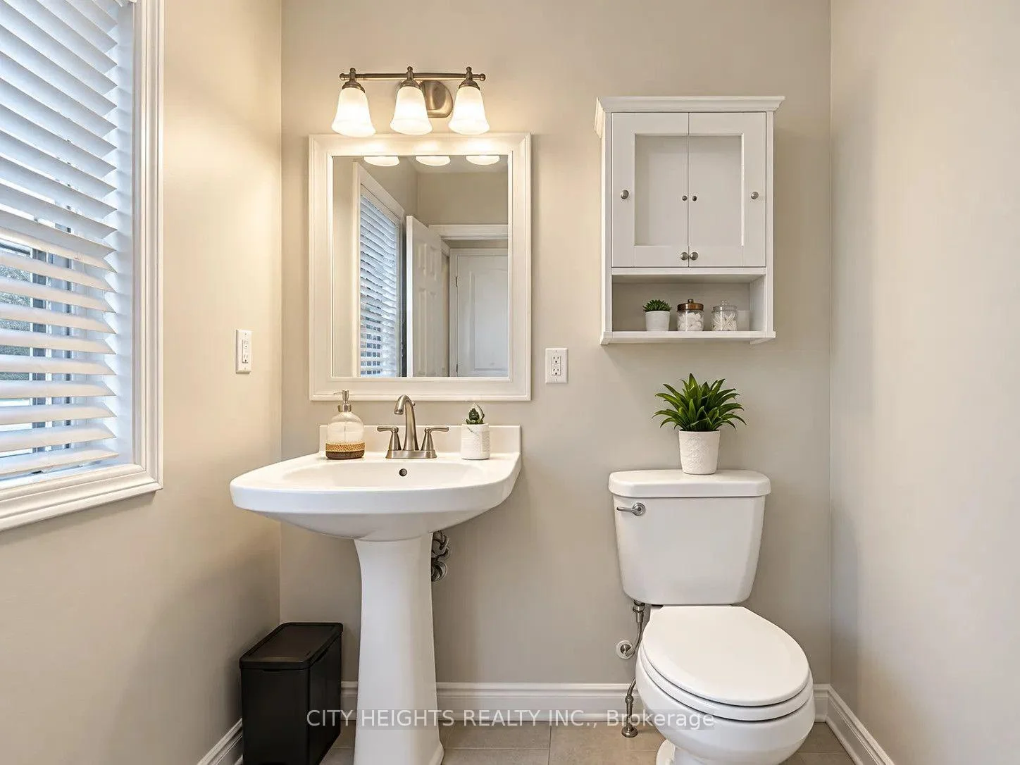 Photo 6 of Unit Upper, 31 Madden Place, Clarington, Bowmanville — HOMEH