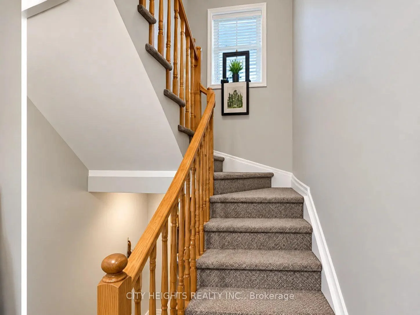 Photo 10 of Unit Upper, 31 Madden Place, Clarington, Bowmanville — HOMEH