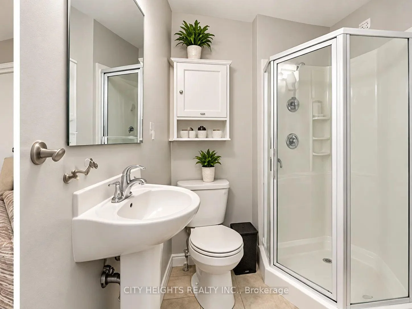 Photo 12 of Unit Upper, 31 Madden Place, Clarington, Bowmanville — HOMEH