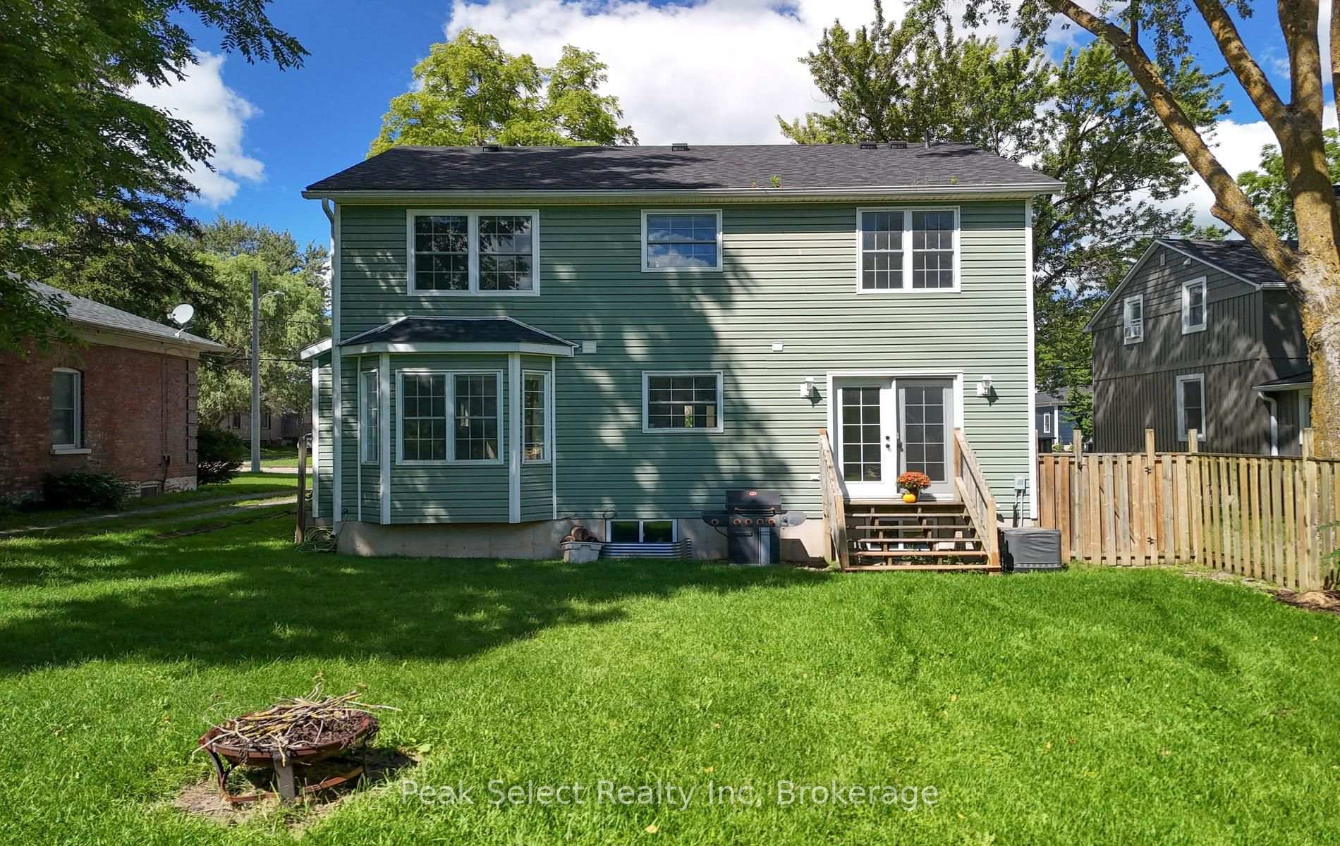 Photo 31 of 202 Queen Street W, St. Marys — HOMEH