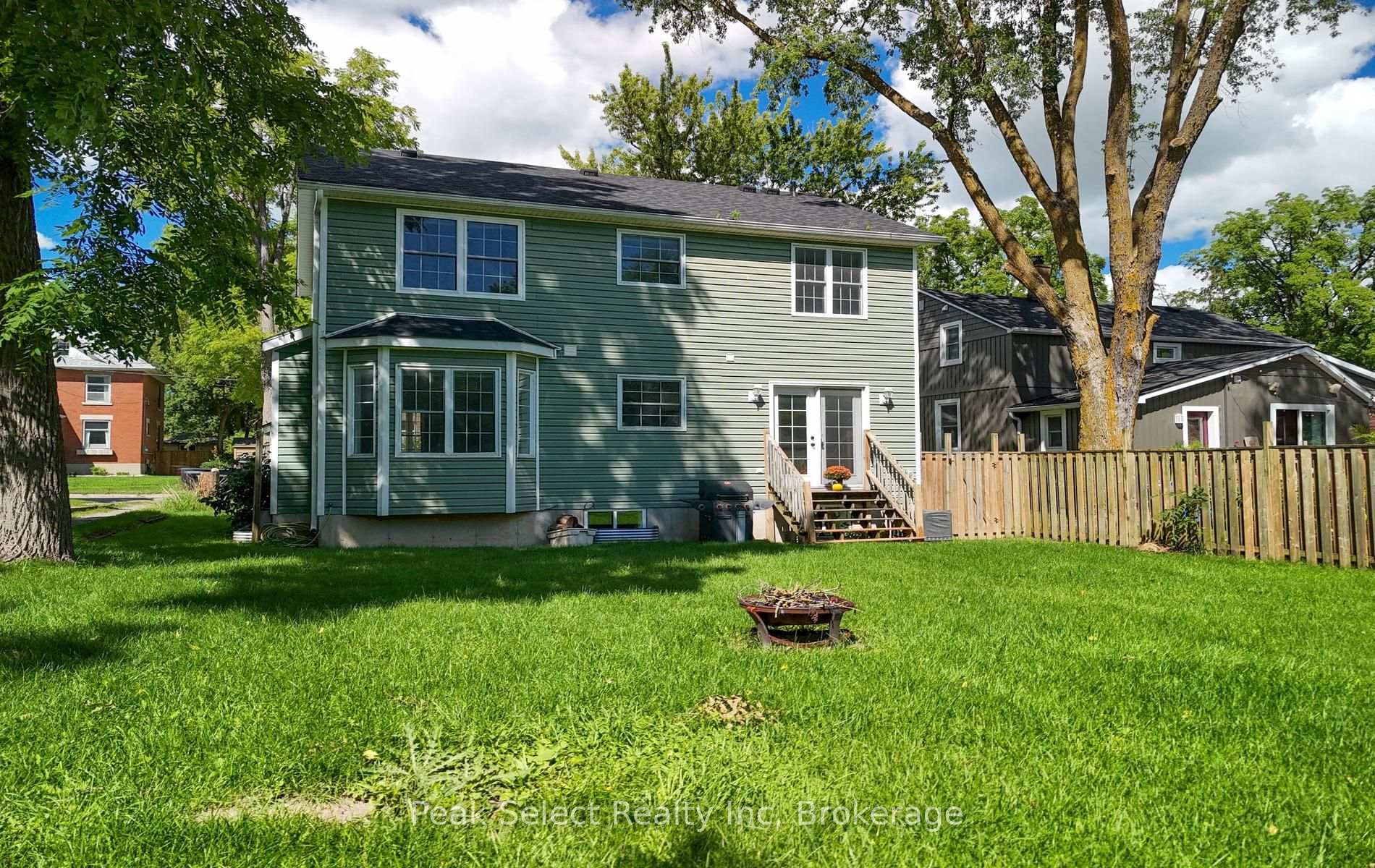Photo 32 of 202 Queen Street W, St. Marys — HOMEH