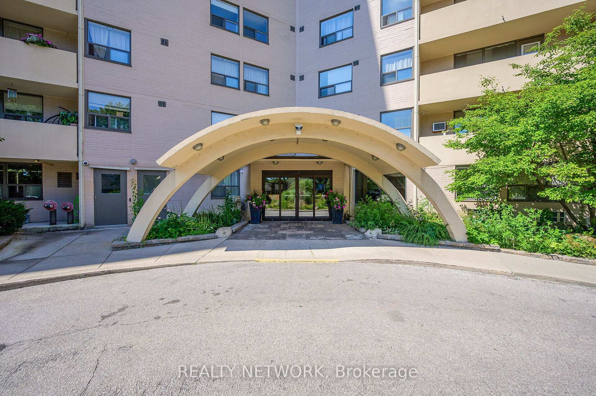 Photo 6 of Unit 1210, 700 Dynes Road, Burlington, Roseland — HOMEH