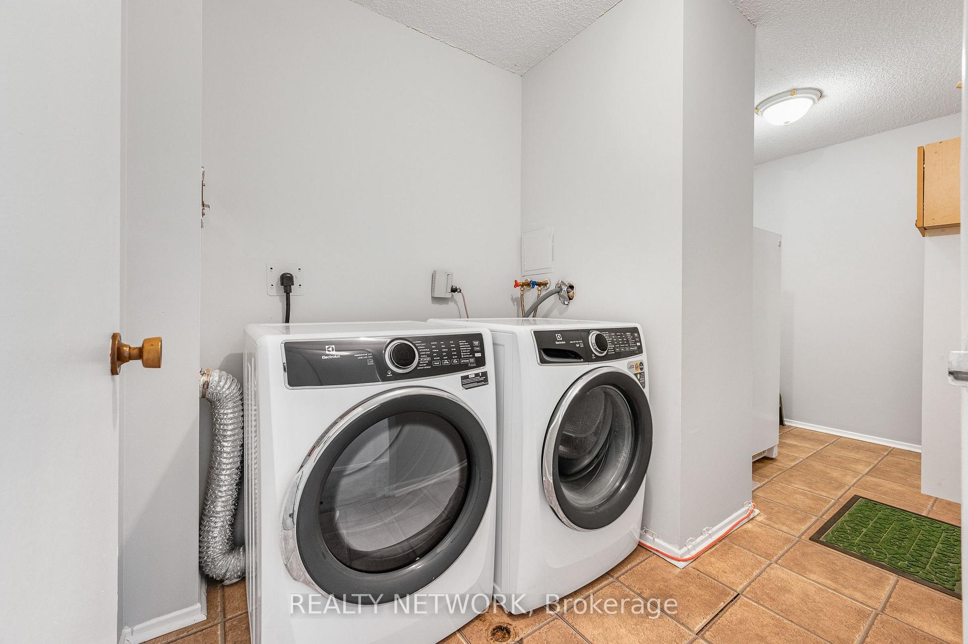 Photo 29 of Unit 1210, 700 Dynes Road, Burlington, Roseland — HOMEH