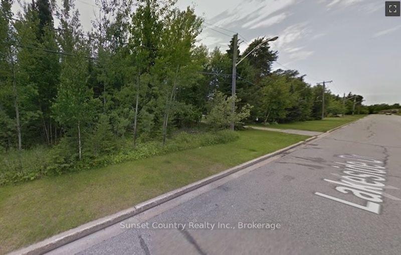 Photo of 120 Lakeside Drive S