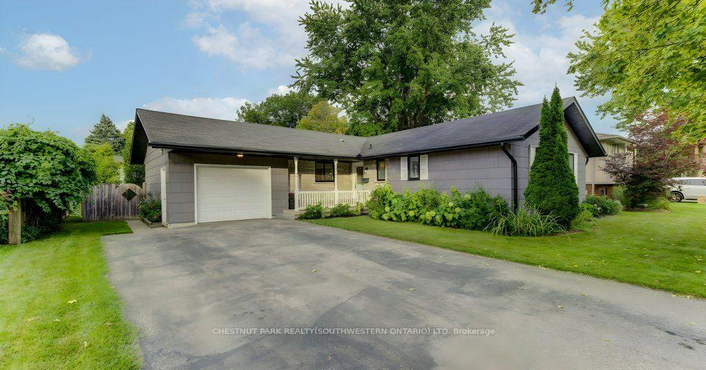 Front of 3 Blue Heron Court