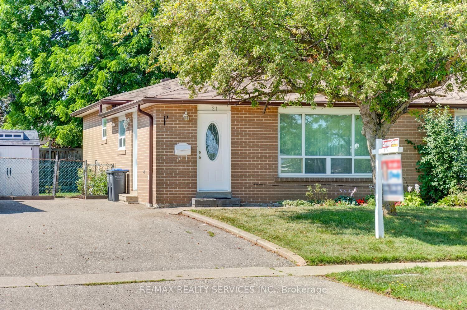 Front of 21 Finchgate Boulevard