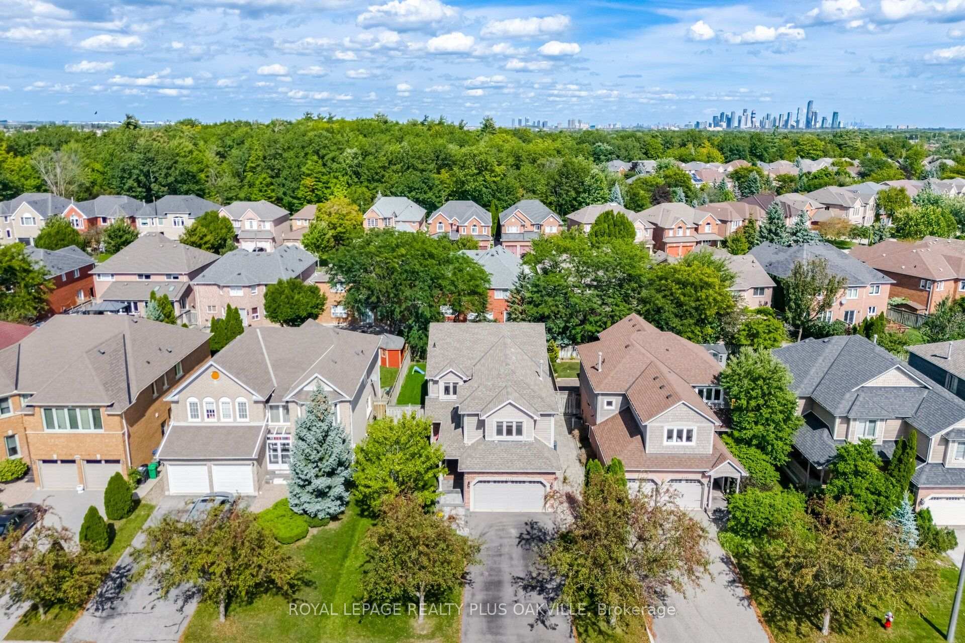 Photo 2 of 5431 Quartermain Crescent, Mississauga, Central Erin Mills — HOMEH