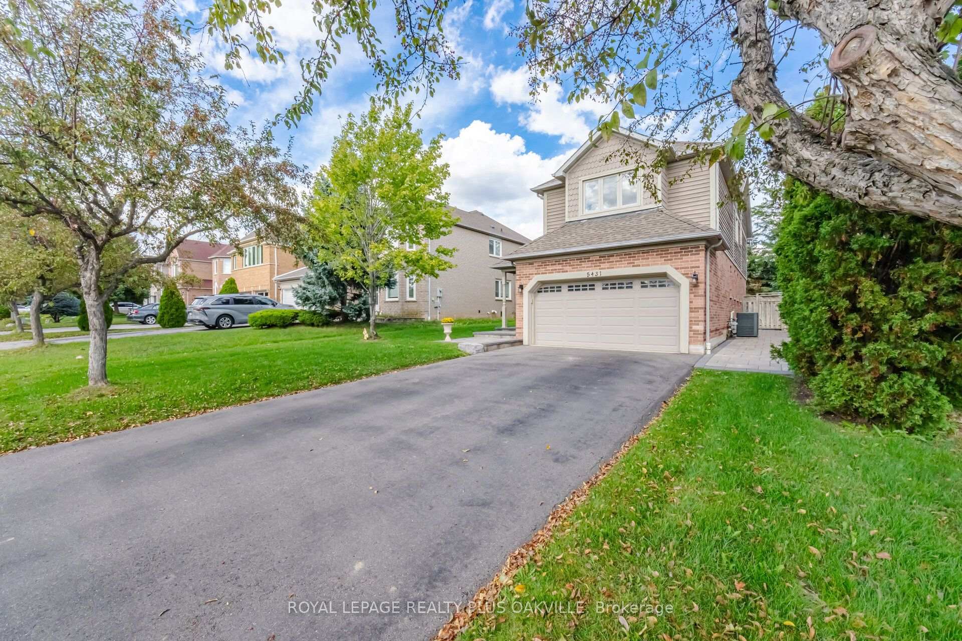 Photo 3 of 5431 Quartermain Crescent, Mississauga, Central Erin Mills — HOMEH
