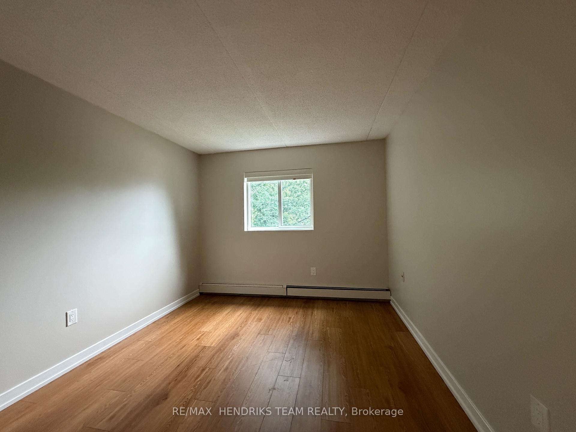Photo 11 of Unit 304, 100 Woodrow Street, St. Catharines, Secord Woods — HOMEH