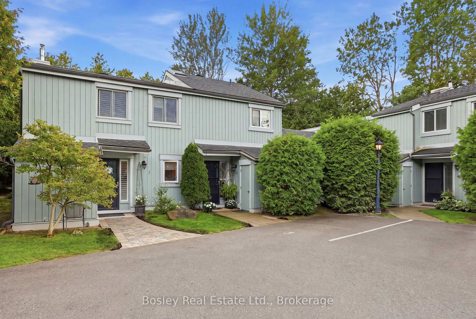 Photo of Unit 3, 100 Fairway Crescent