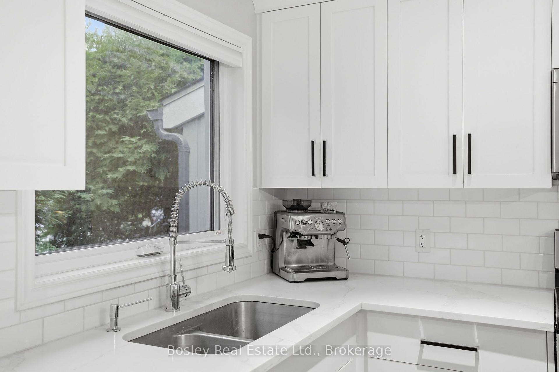 Photo 9 of Unit 3, 100 Fairway Crescent, Collingwood — HOMEH