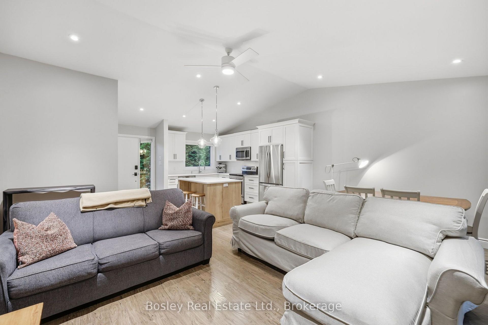 Photo 14 of Unit 3, 100 Fairway Crescent, Collingwood — HOMEH