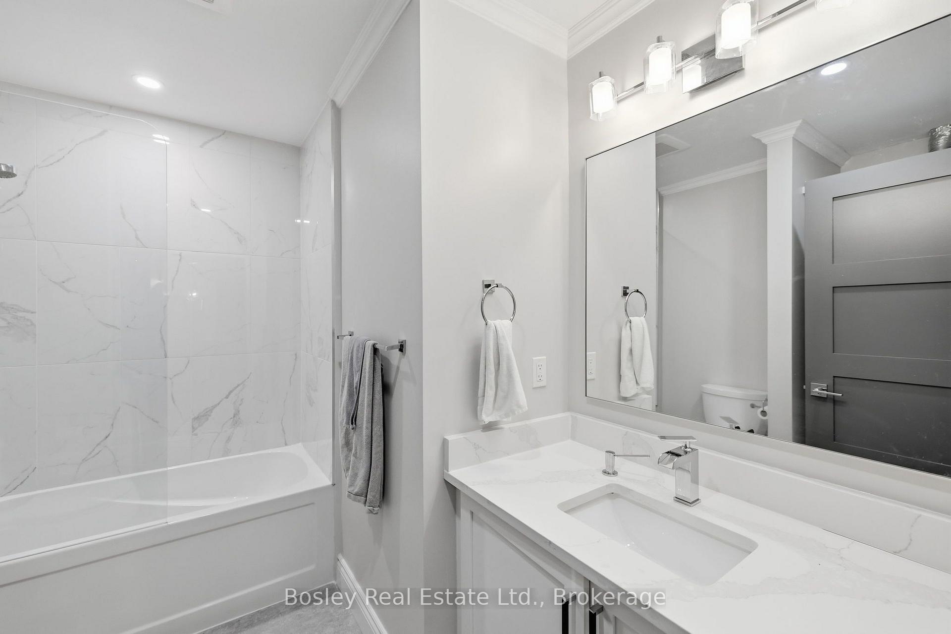 Photo 17 of Unit 3, 100 Fairway Crescent, Collingwood — HOMEH