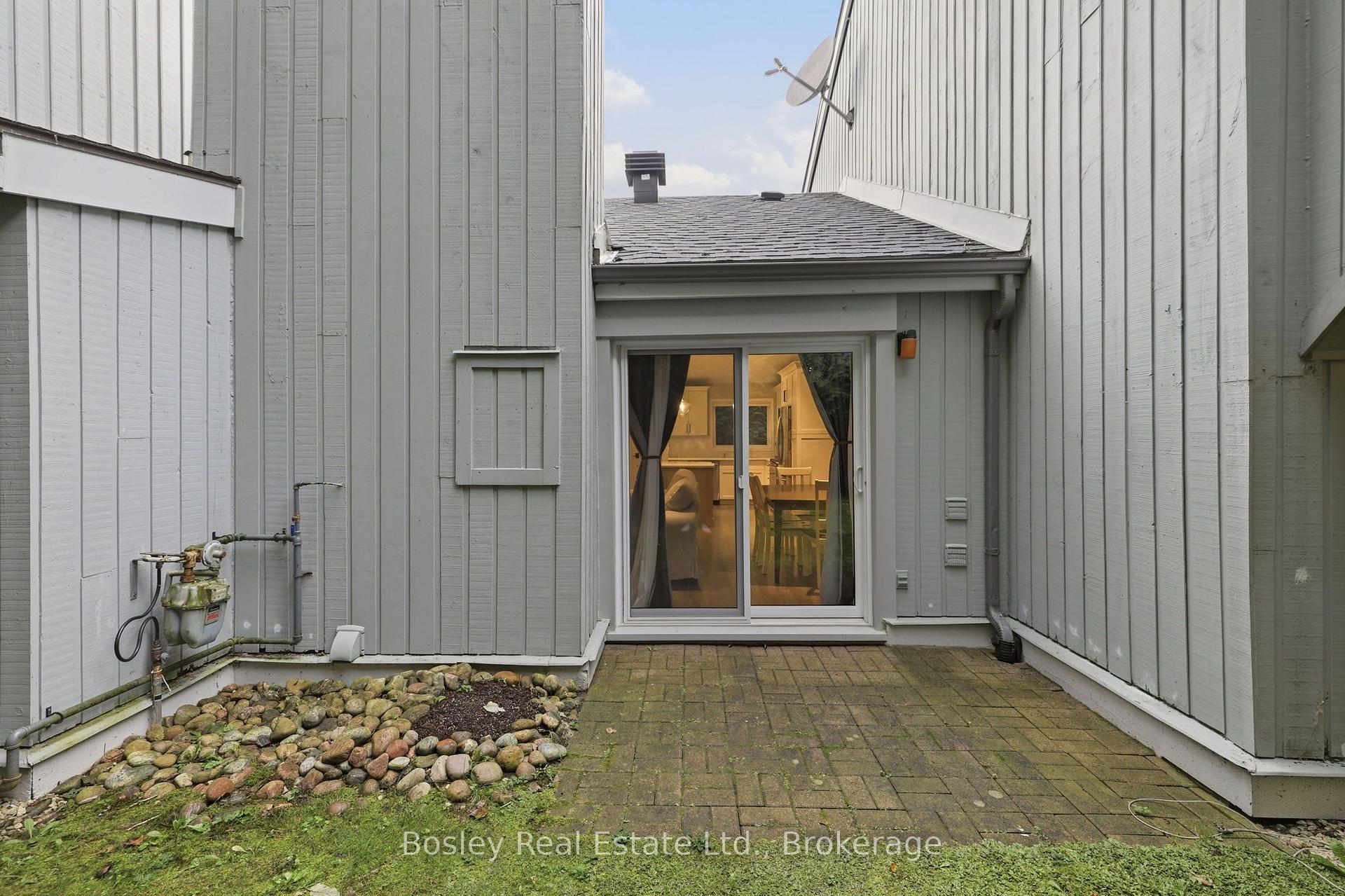 Photo 26 of Unit 3, 100 Fairway Crescent, Collingwood — HOMEH
