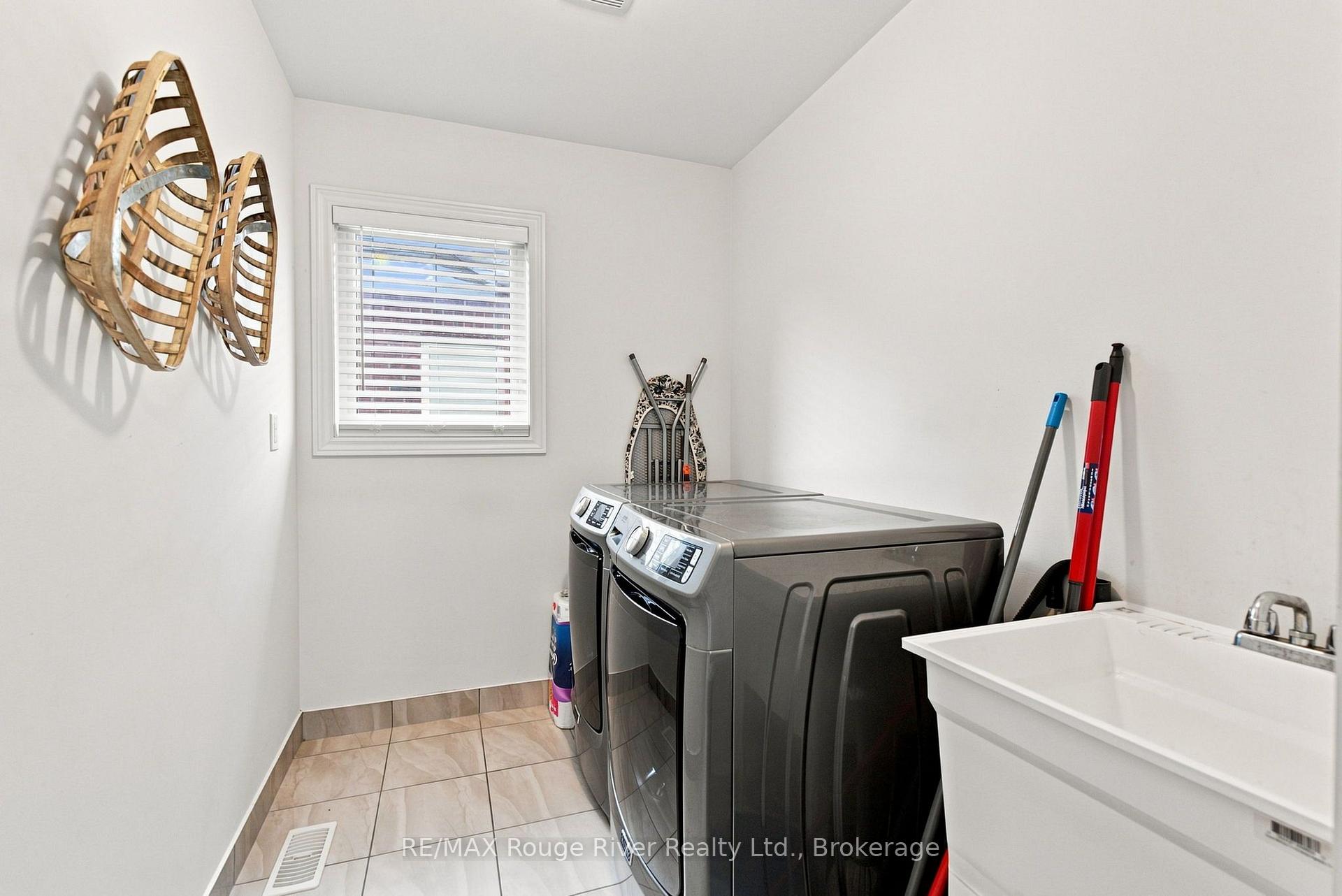 Photo 29 of 1808 Douglas Langtree Drive, Oshawa, Taunton — HOMEH