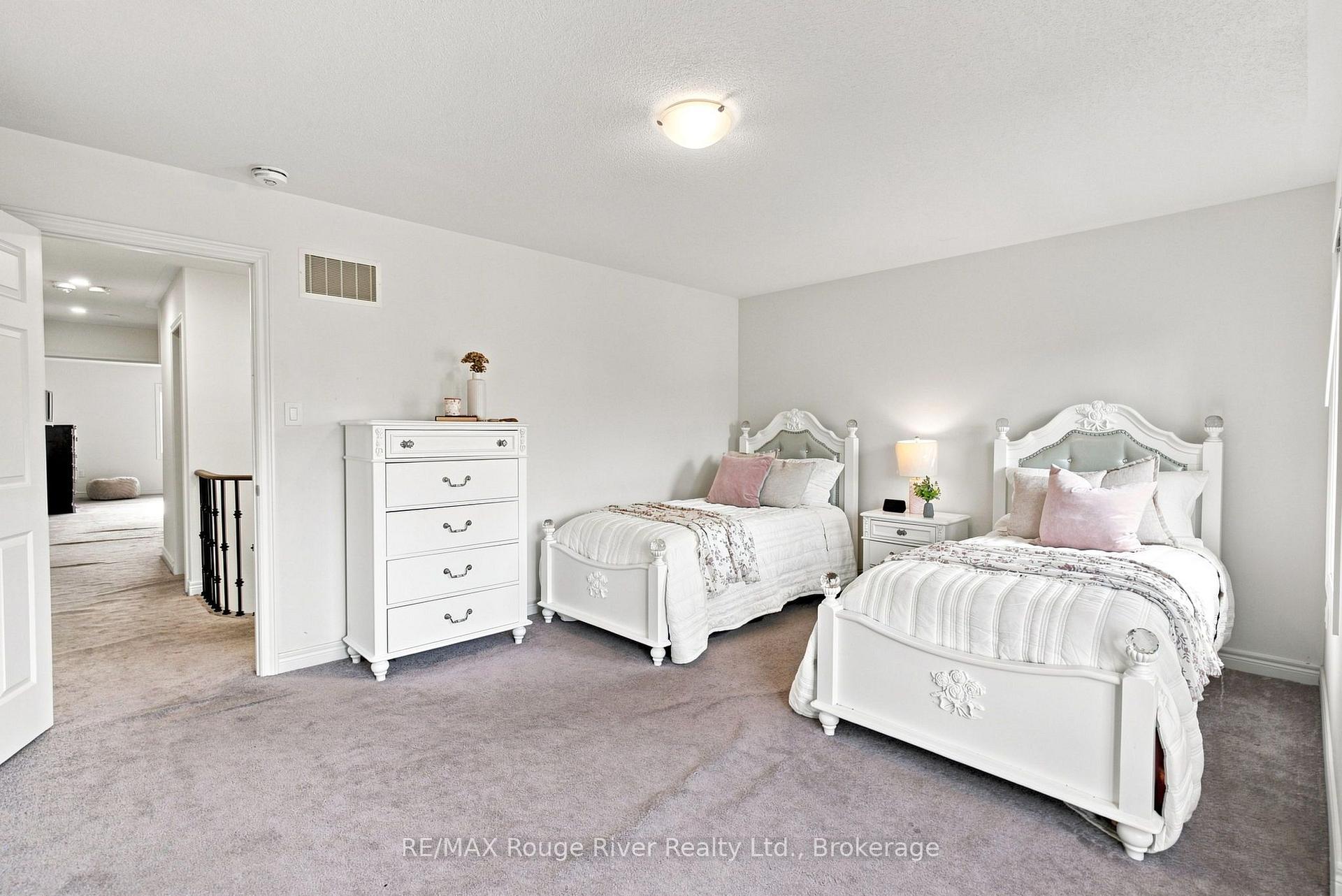 Photo 32 of 1808 Douglas Langtree Drive, Oshawa, Taunton — HOMEH