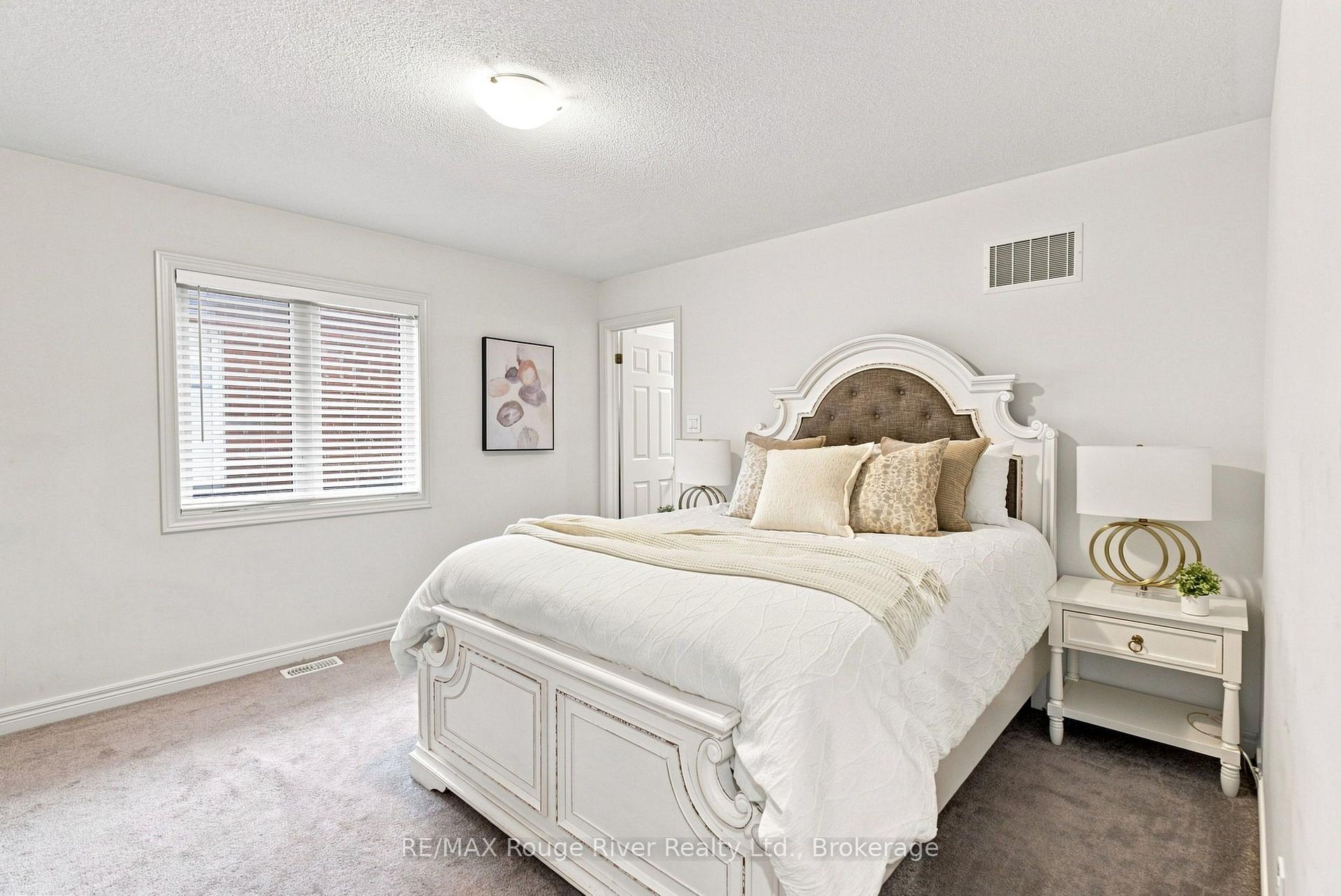 Photo 36 of 1808 Douglas Langtree Drive, Oshawa, Taunton — HOMEH