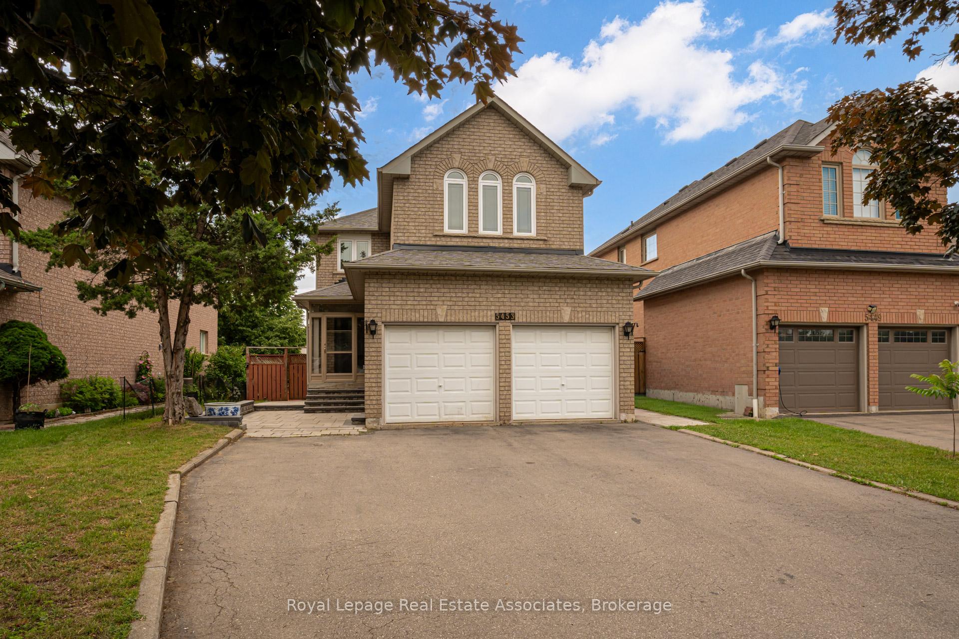 Photo 1 of 5453 Middleport Crescent, Mississauga, Hurontario — HOMEH