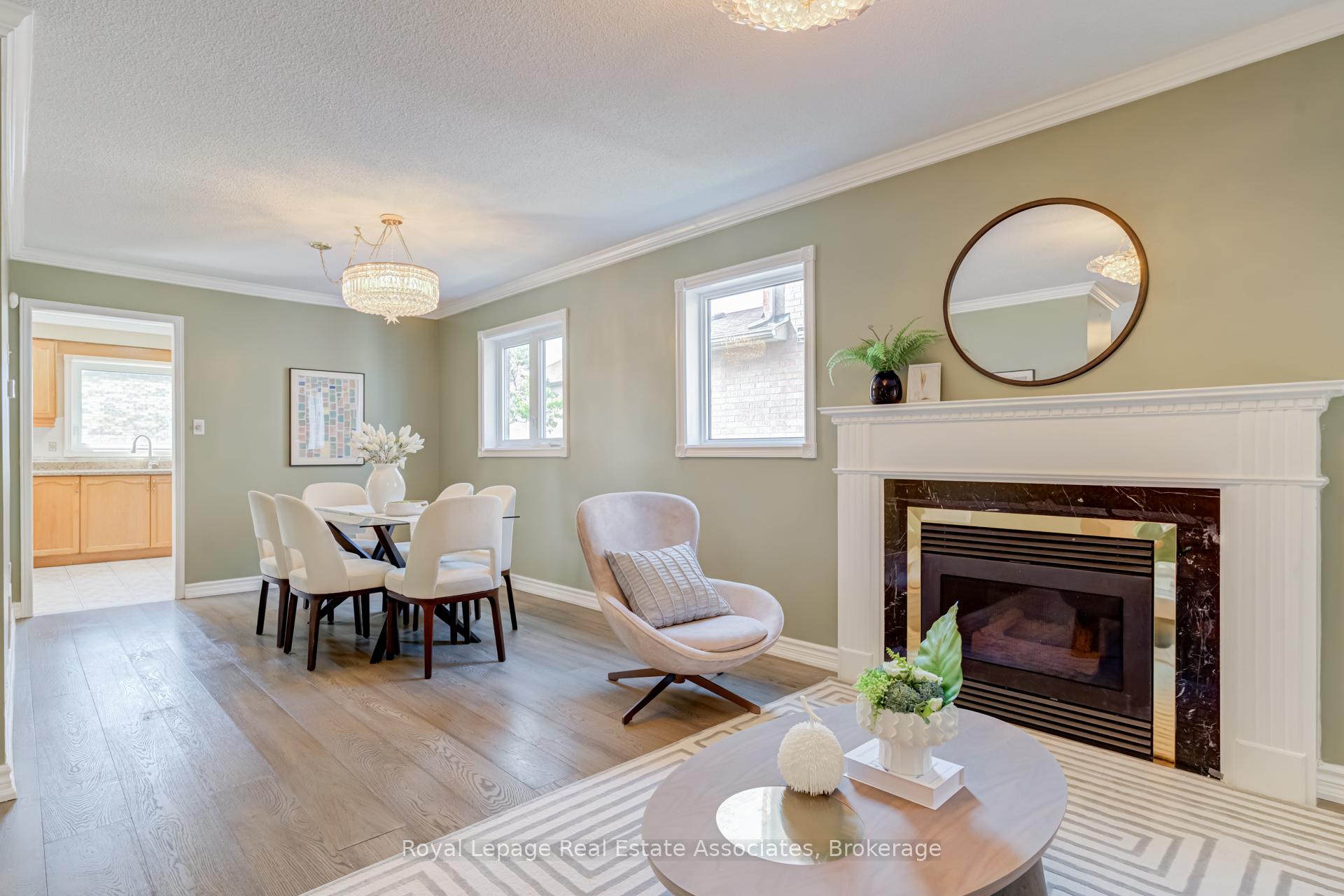 Photo 7 of 5453 Middleport Crescent, Mississauga, Hurontario — HOMEH