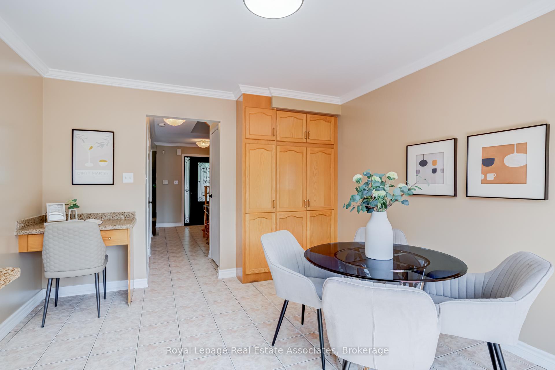 Photo 11 of 5453 Middleport Crescent, Mississauga, Hurontario — HOMEH