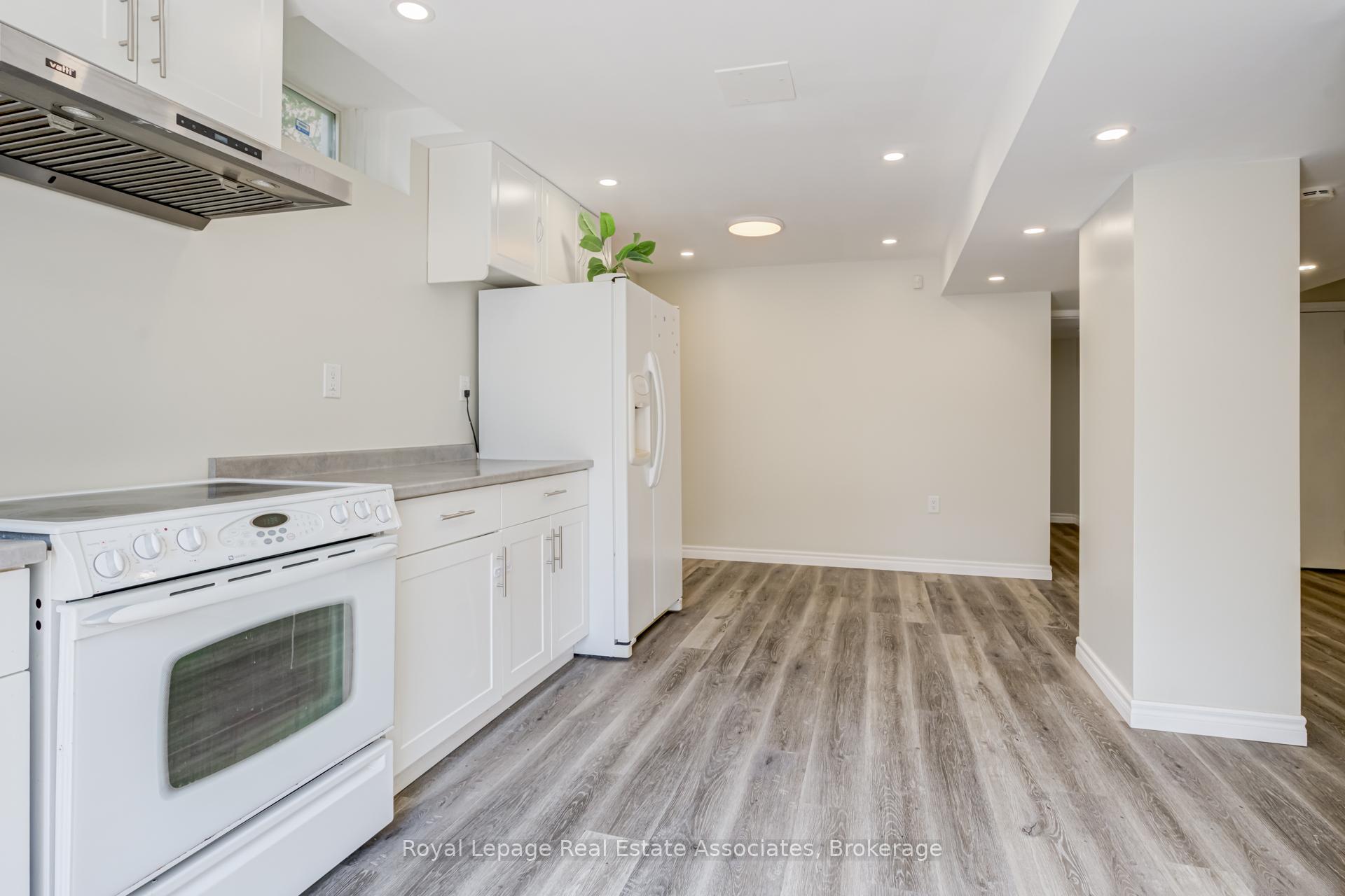 Photo 25 of 5453 Middleport Crescent, Mississauga, Hurontario — HOMEH