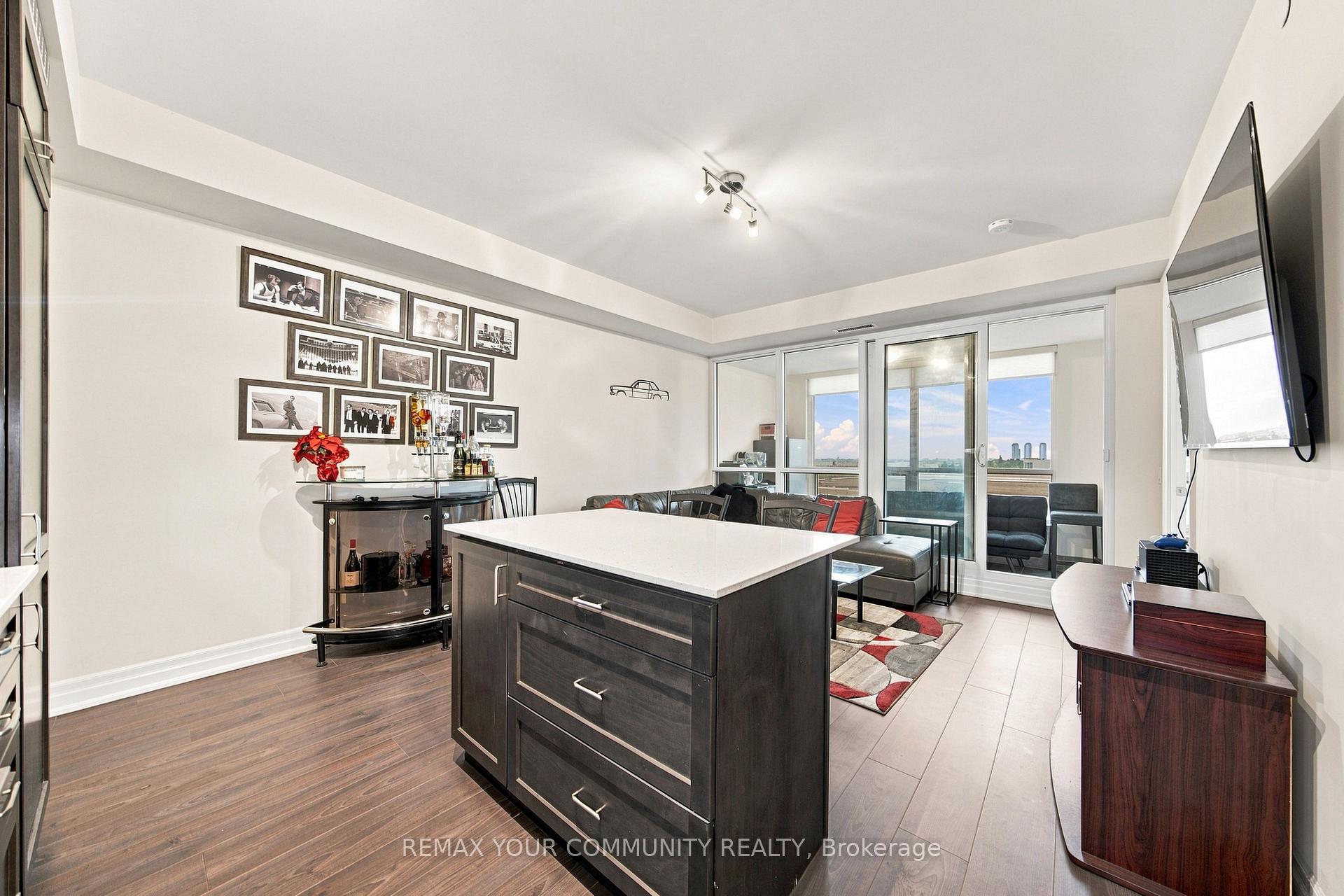 Photo 7 of Unit 406, 9075 Jane Street, Vaughan, Concord — HOMEH