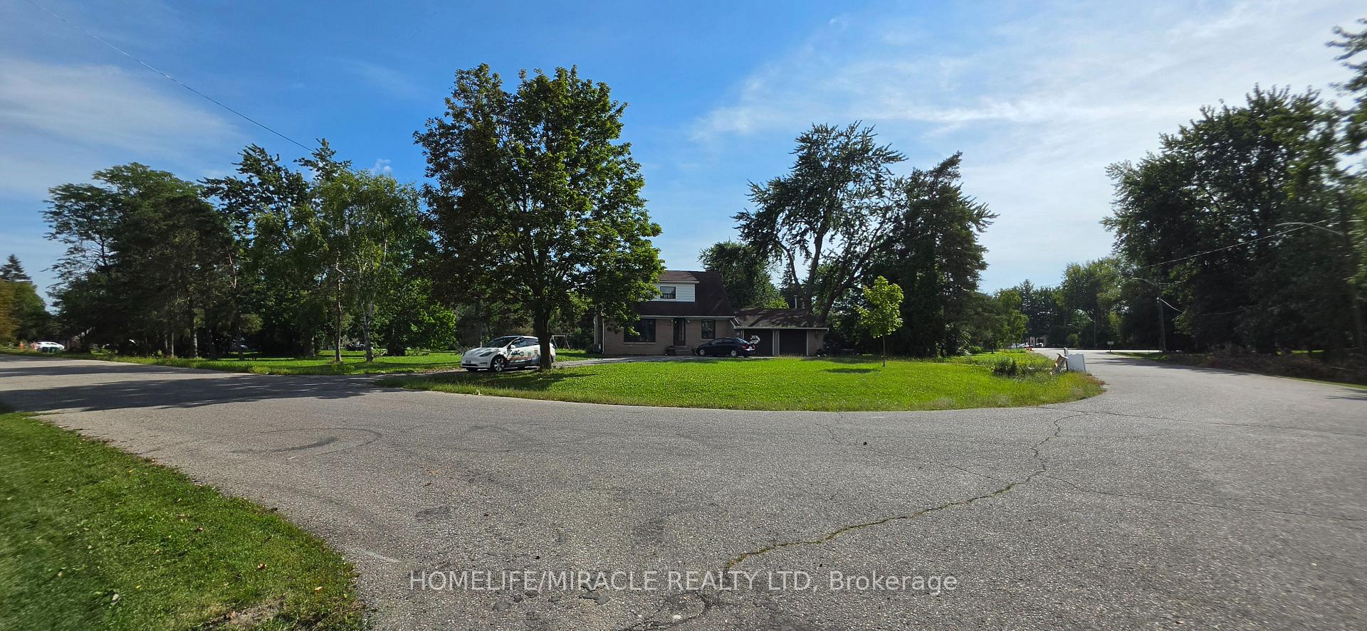 Photo 6 of 23 Marysfield Drive, Brampton, Toronto Gore Rural Estate — HOMEH