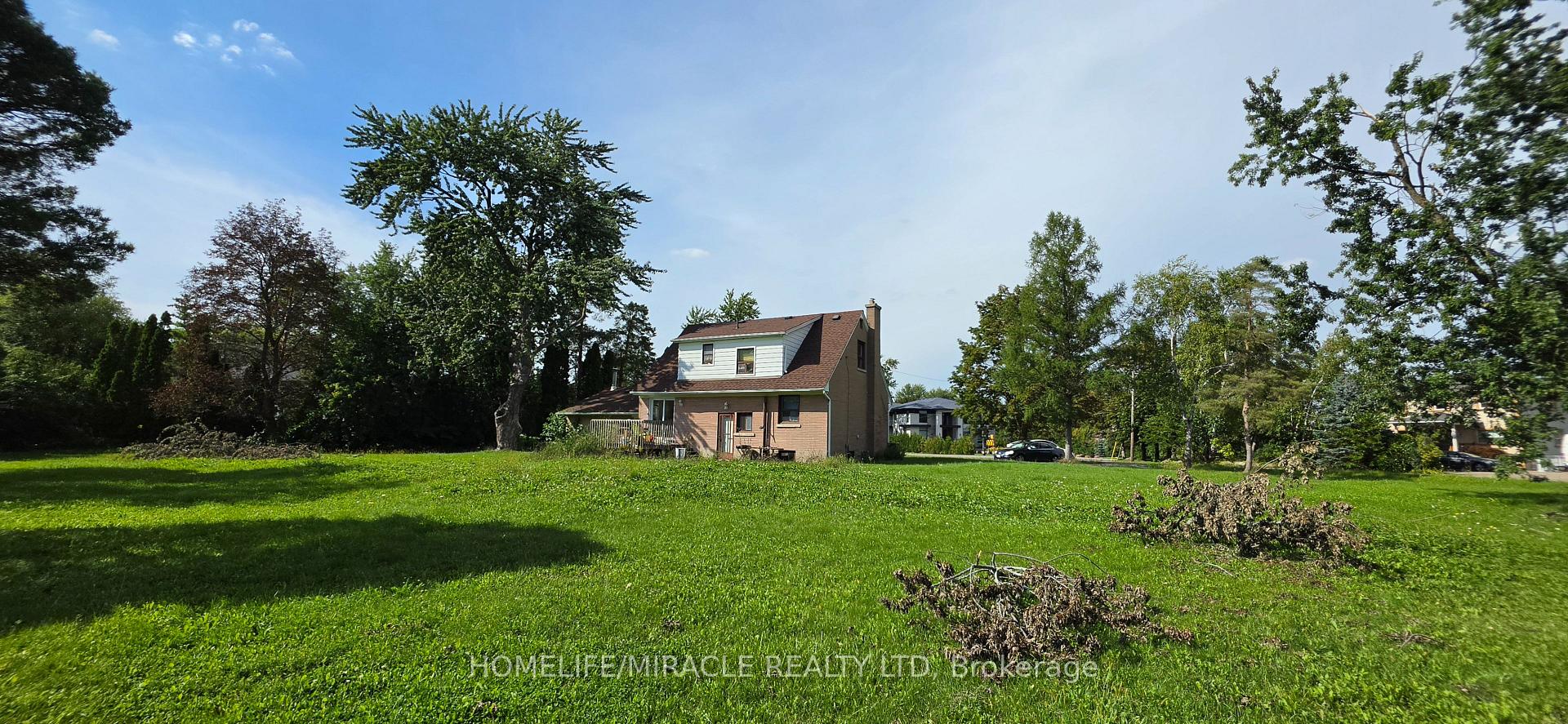 Photo 10 of 23 Marysfield Drive, Brampton, Toronto Gore Rural Estate — HOMEH