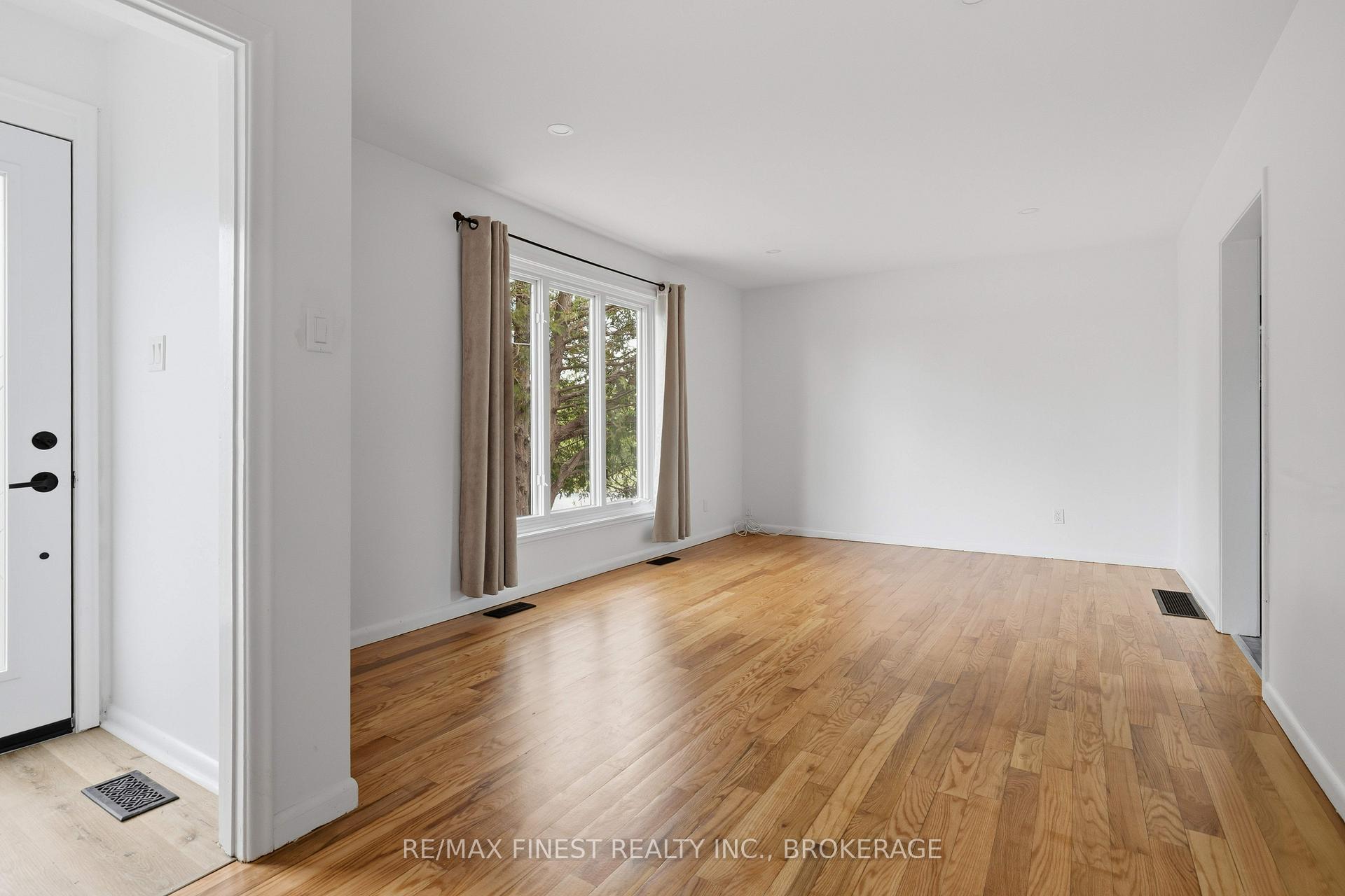 Photo 3 of 1604 Joyceville Road, Kingston, Kingston East (Incl CFB Kingston) — HOMEH