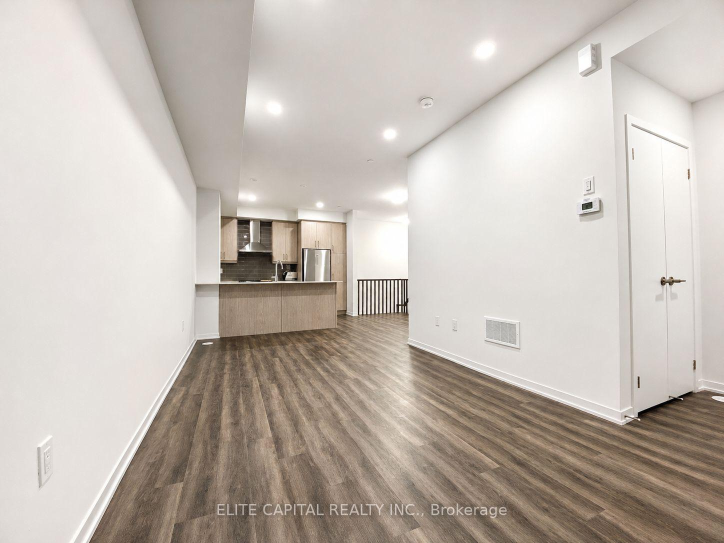 Photo 3 of Unit TH 351, 100 Honeycrisp Crescent, Vaughan, Vaughan Corporate Centre — HOMEH