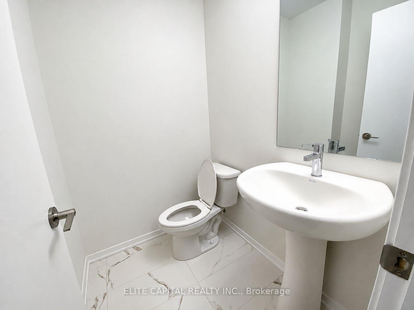 Photo 6 of Unit TH 351, 100 Honeycrisp Crescent, Vaughan, Vaughan Corporate Centre — HOMEH