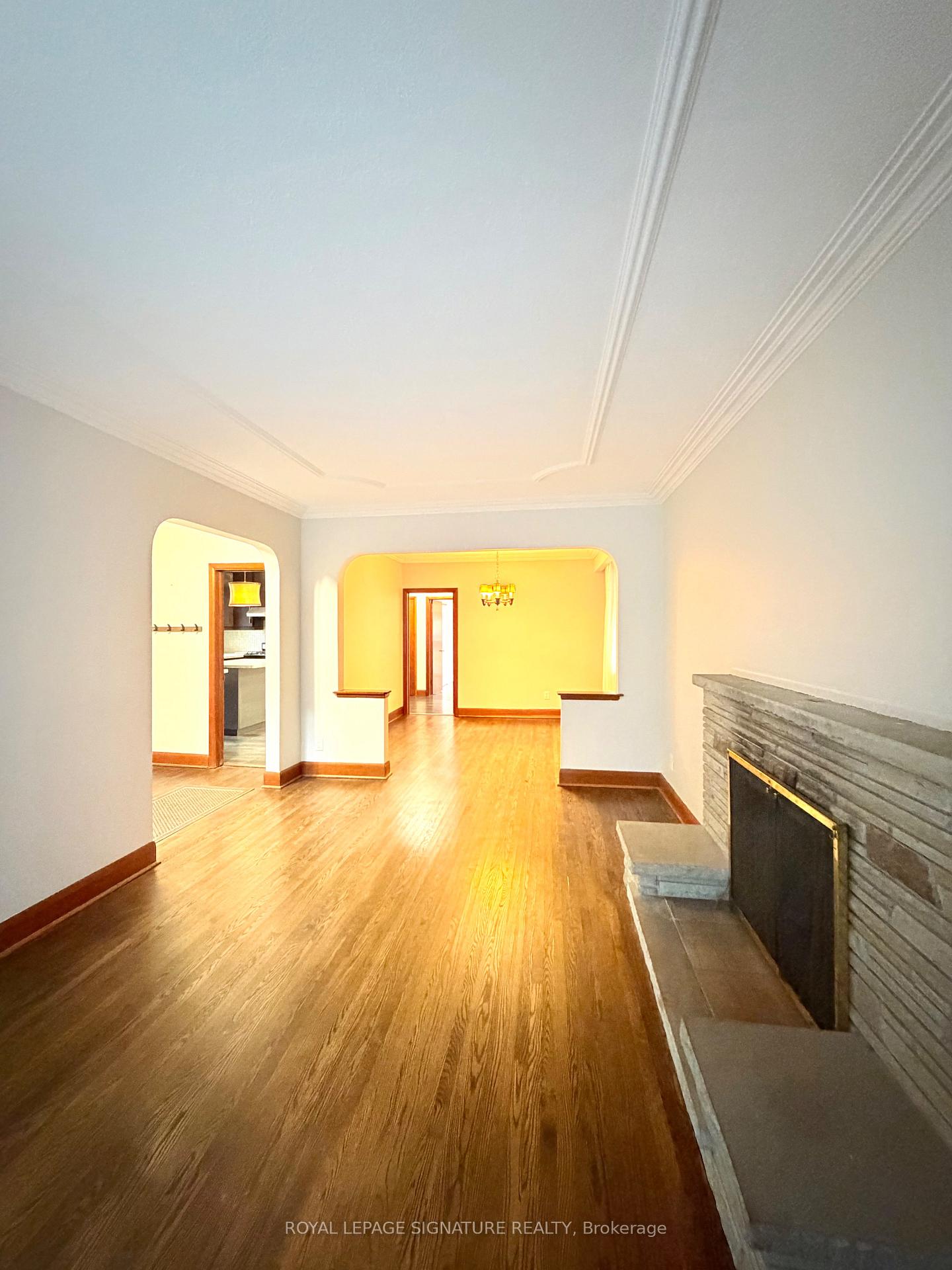 Photo 8 of Unit Main, 36 Royalavon Crescent, Etobicoke, Islington-City Centre West — HOMEH