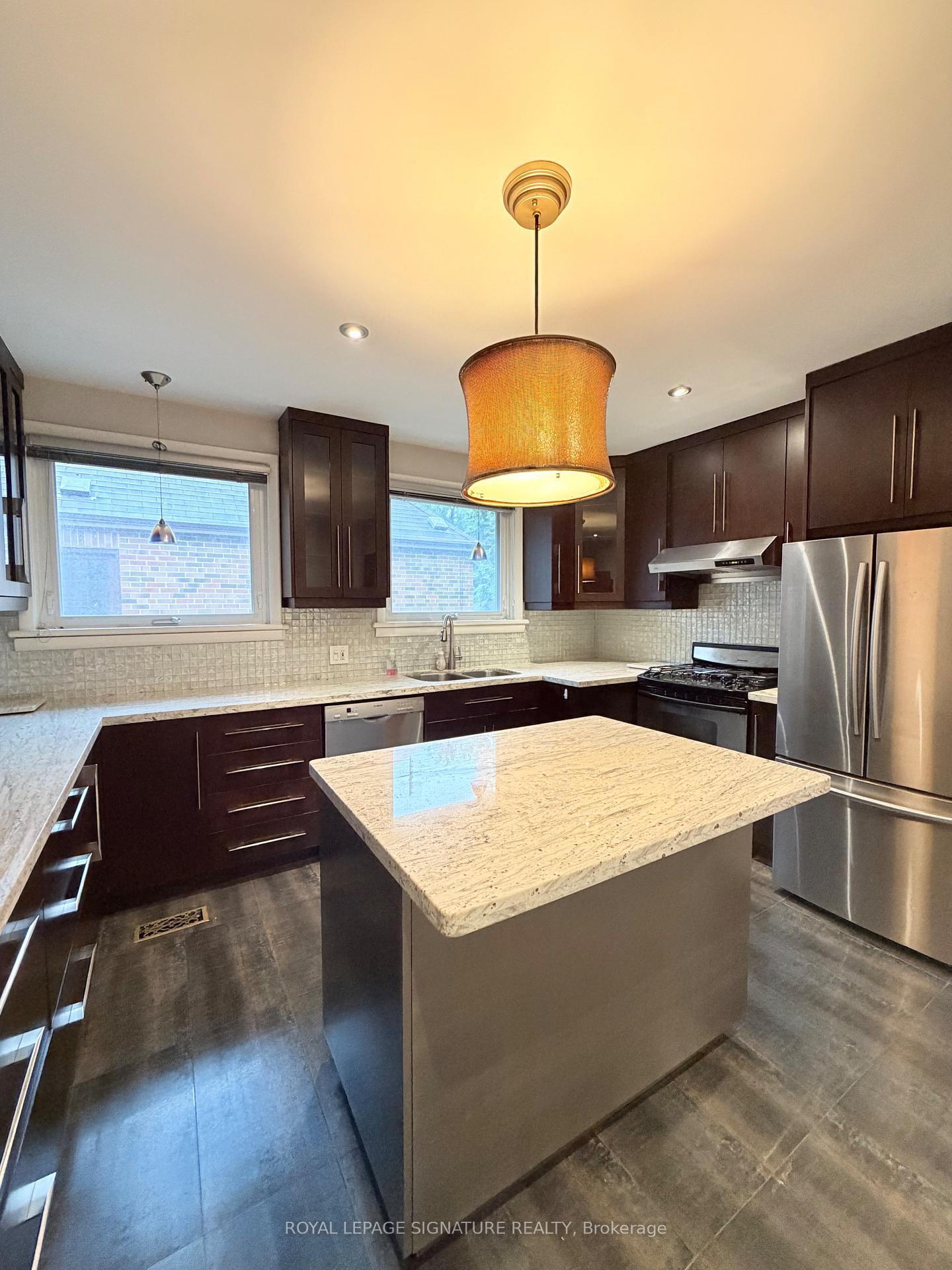 Photo 14 of Unit Main, 36 Royalavon Crescent, Etobicoke, Islington-City Centre West — HOMEH