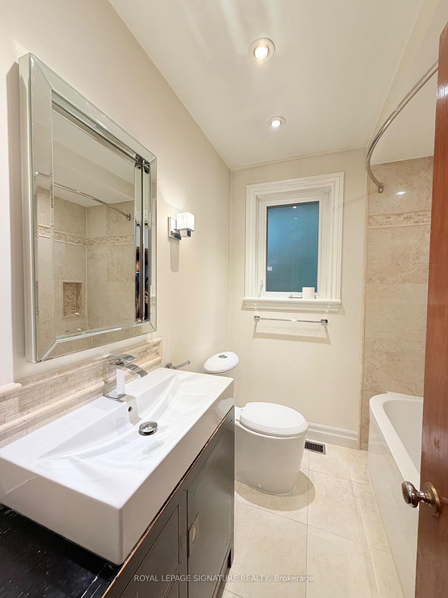 Photo 19 of Unit Main, 36 Royalavon Crescent, Etobicoke, Islington-City Centre West — HOMEH