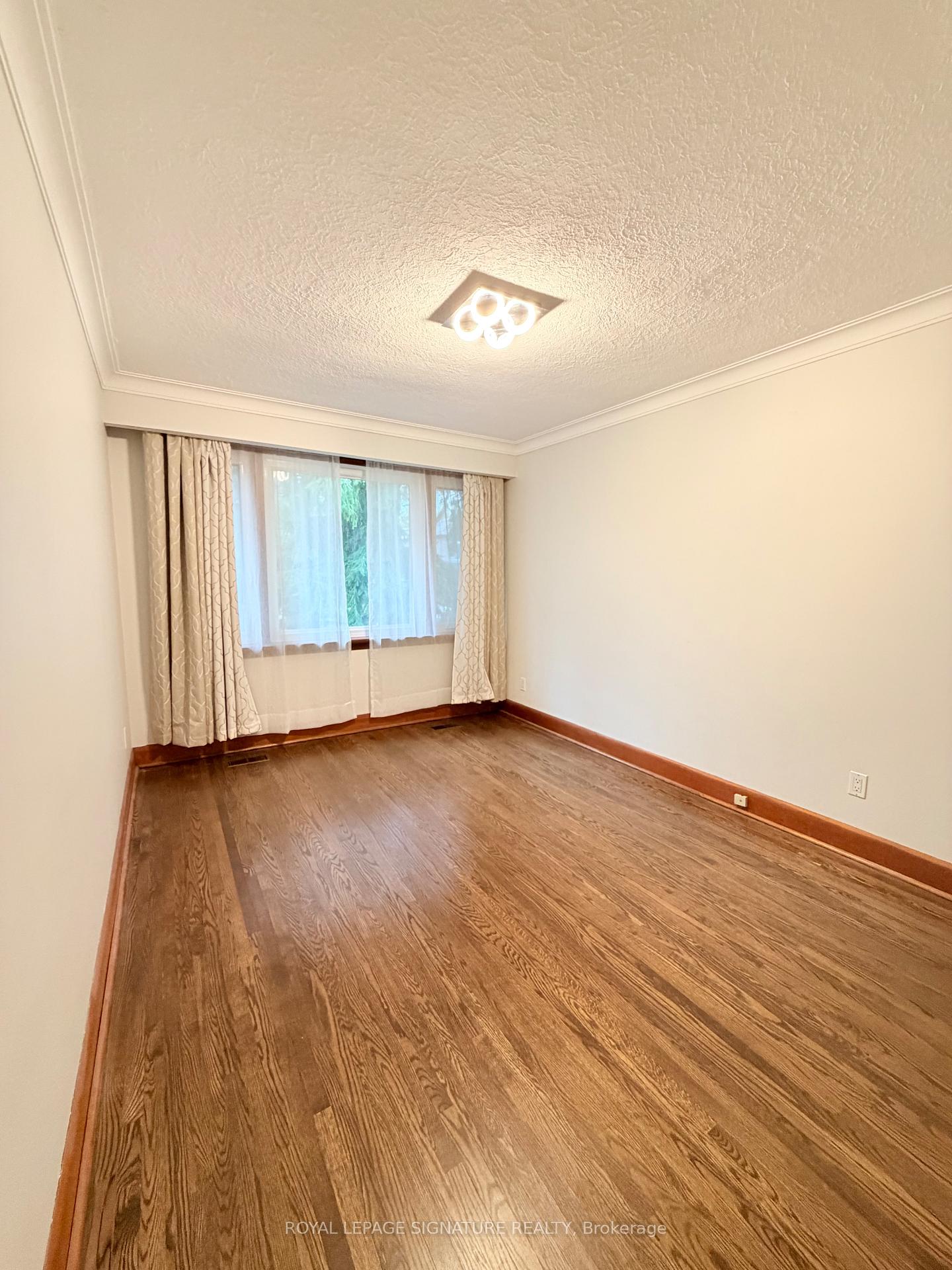 Photo 22 of Unit Main, 36 Royalavon Crescent, Etobicoke, Islington-City Centre West — HOMEH