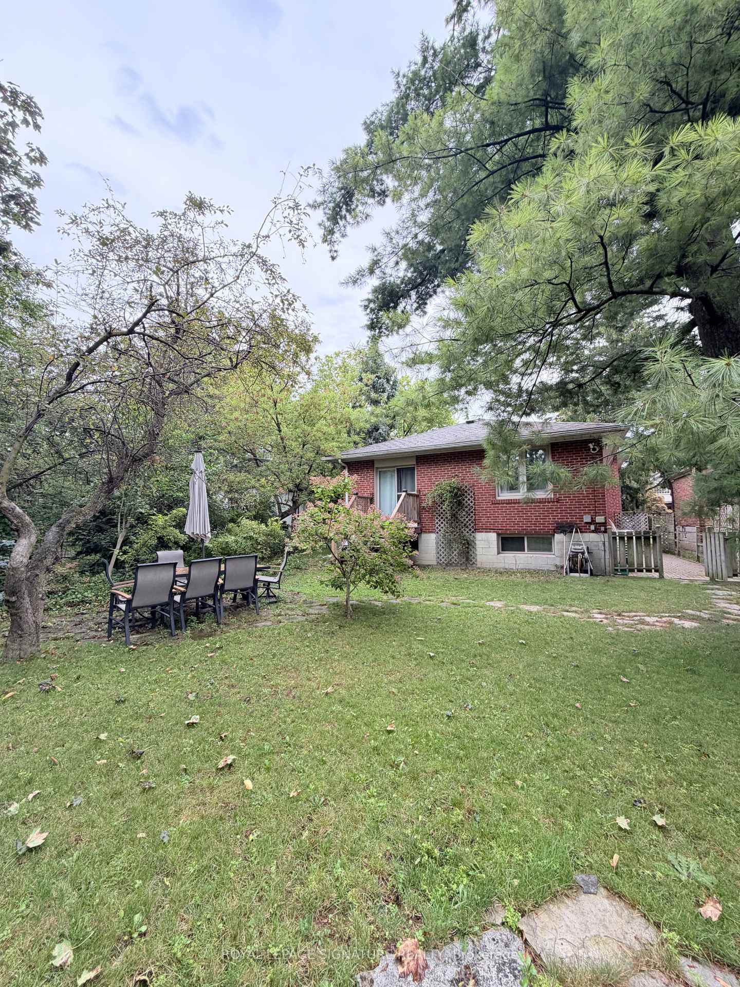 Photo 27 of Unit Main, 36 Royalavon Crescent, Etobicoke, Islington-City Centre West — HOMEH