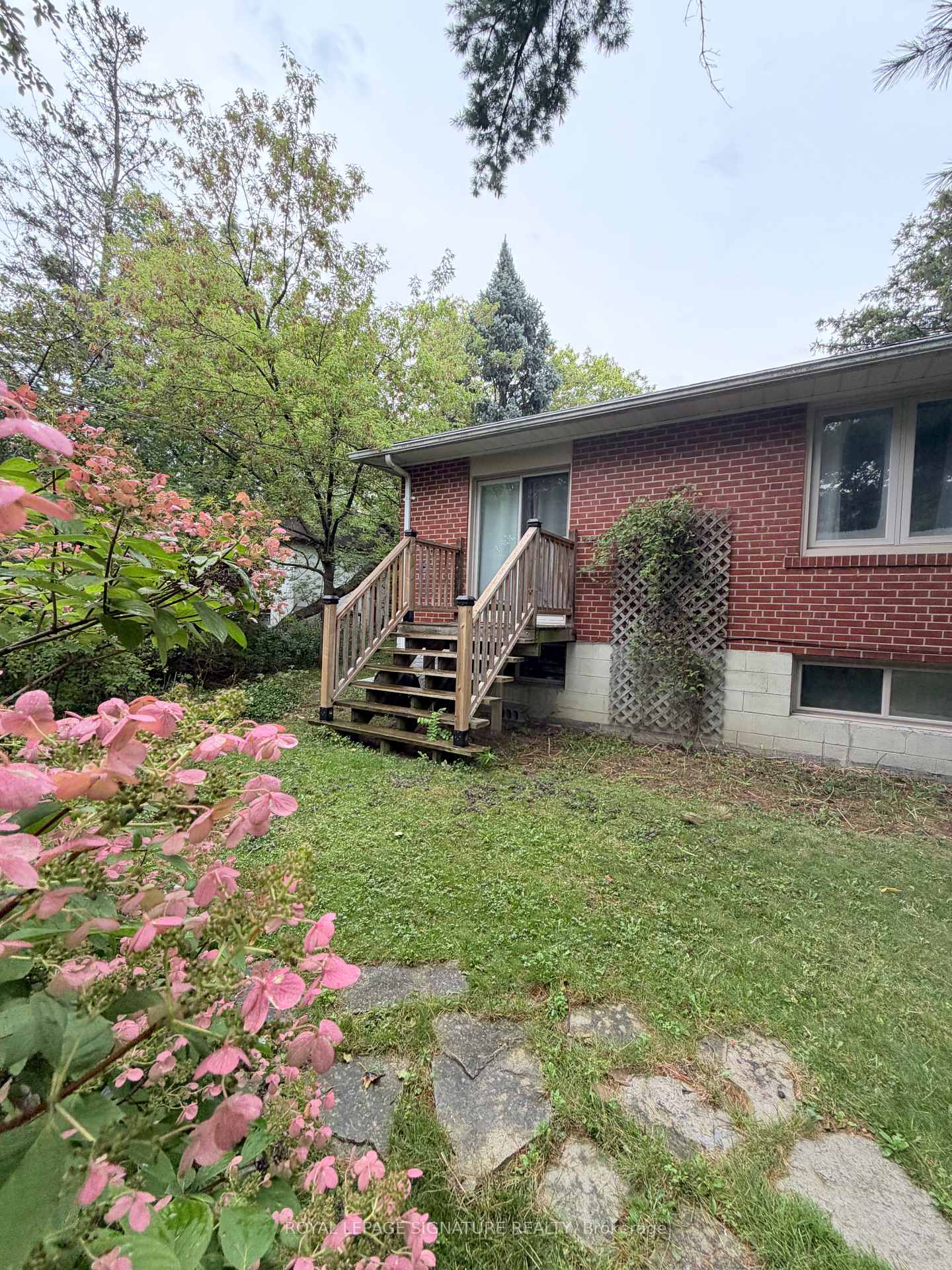Photo 28 of Unit Main, 36 Royalavon Crescent, Etobicoke, Islington-City Centre West — HOMEH