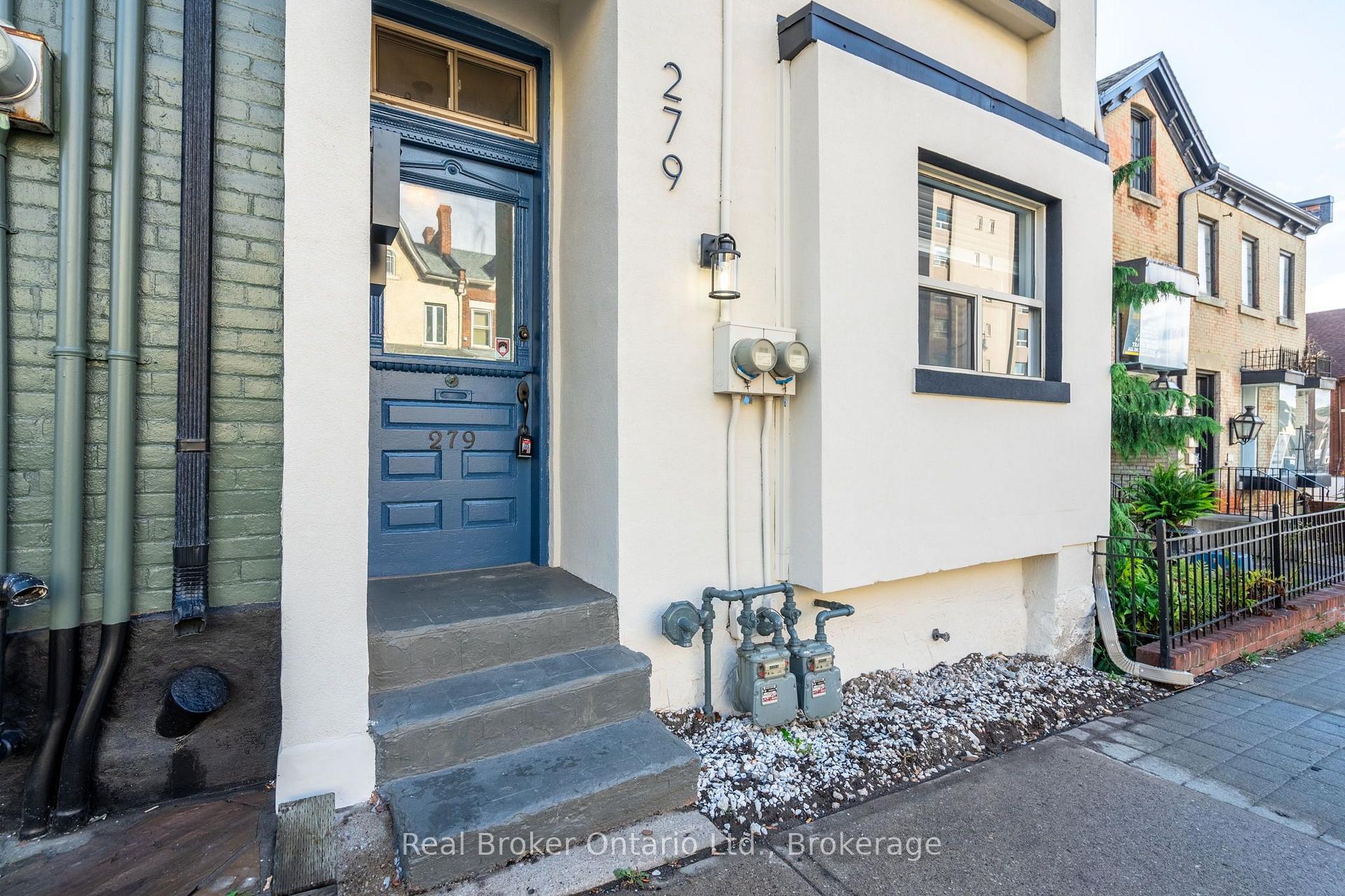 Photo 3 of Unit 2, 279 Main Street W, Hamilton, Kirkendall — HOMEH