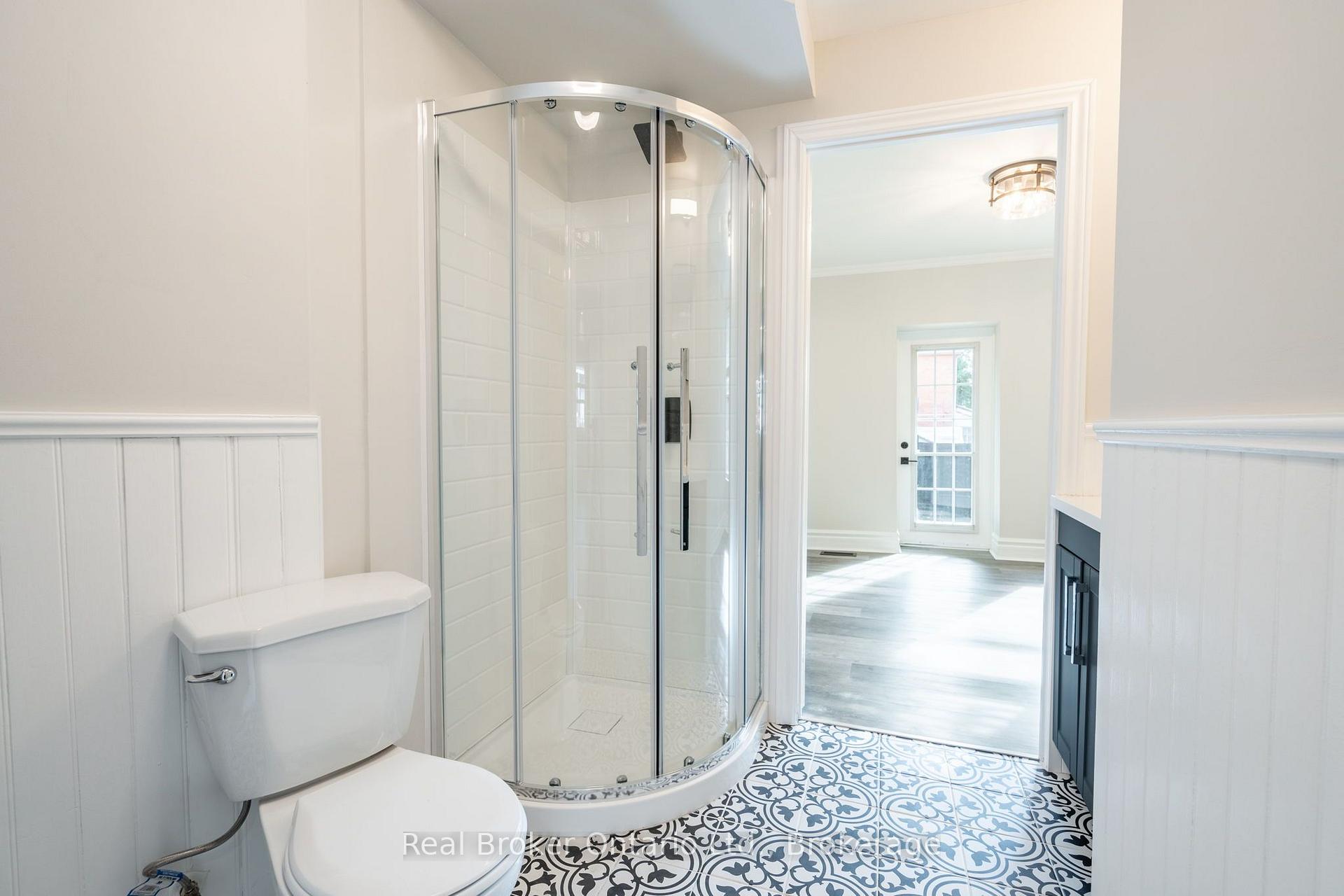 Photo 12 of Unit 2, 279 Main Street W, Hamilton, Kirkendall — HOMEH