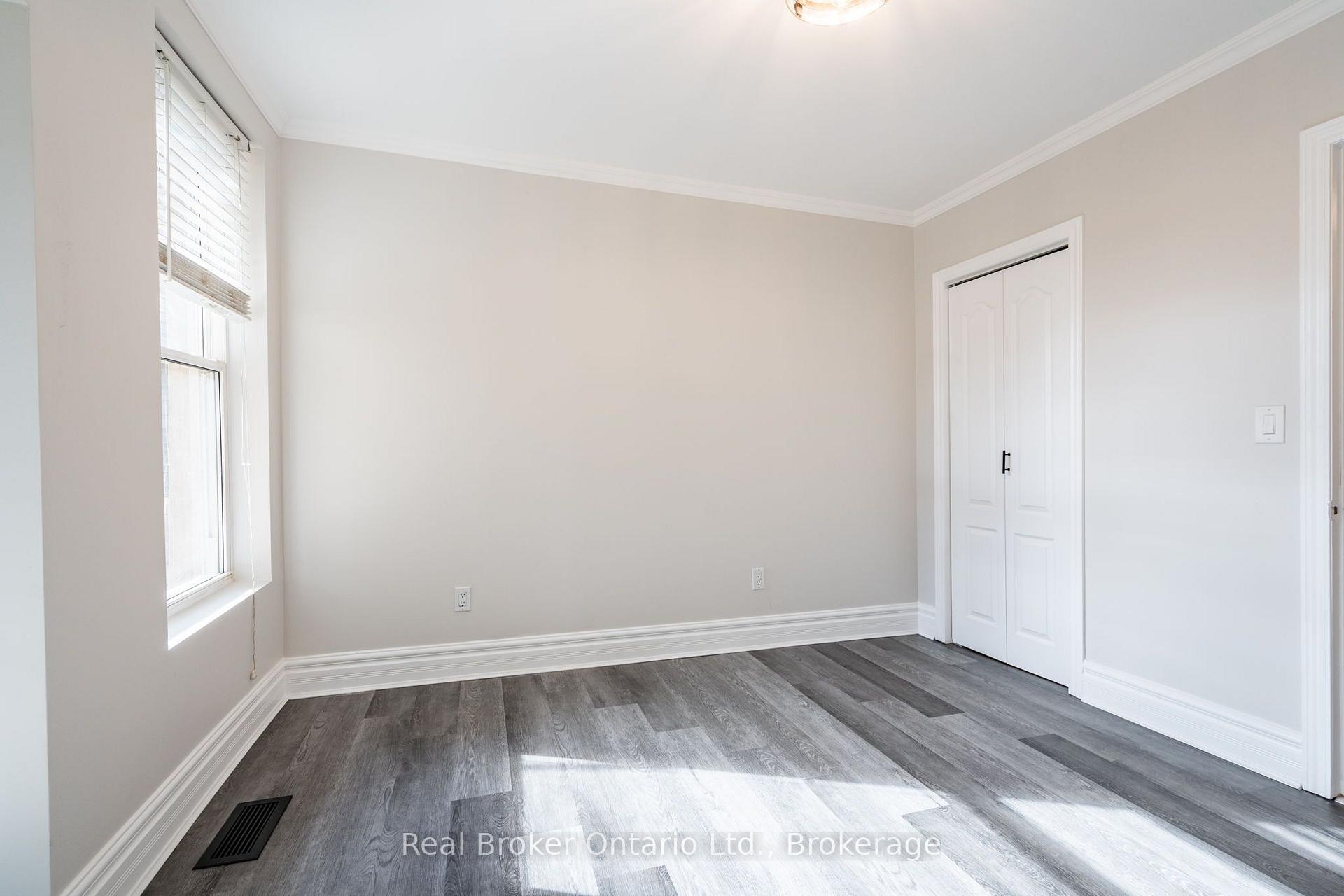 Photo 16 of Unit 2, 279 Main Street W, Hamilton, Kirkendall — HOMEH