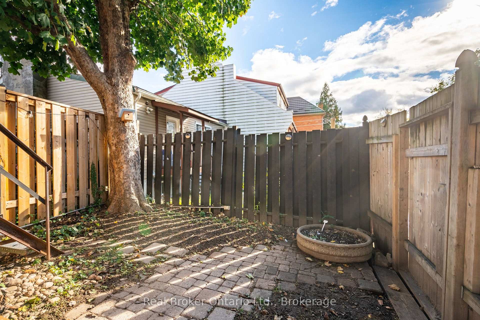 Photo 21 of Unit 2, 279 Main Street W, Hamilton, Kirkendall — HOMEH