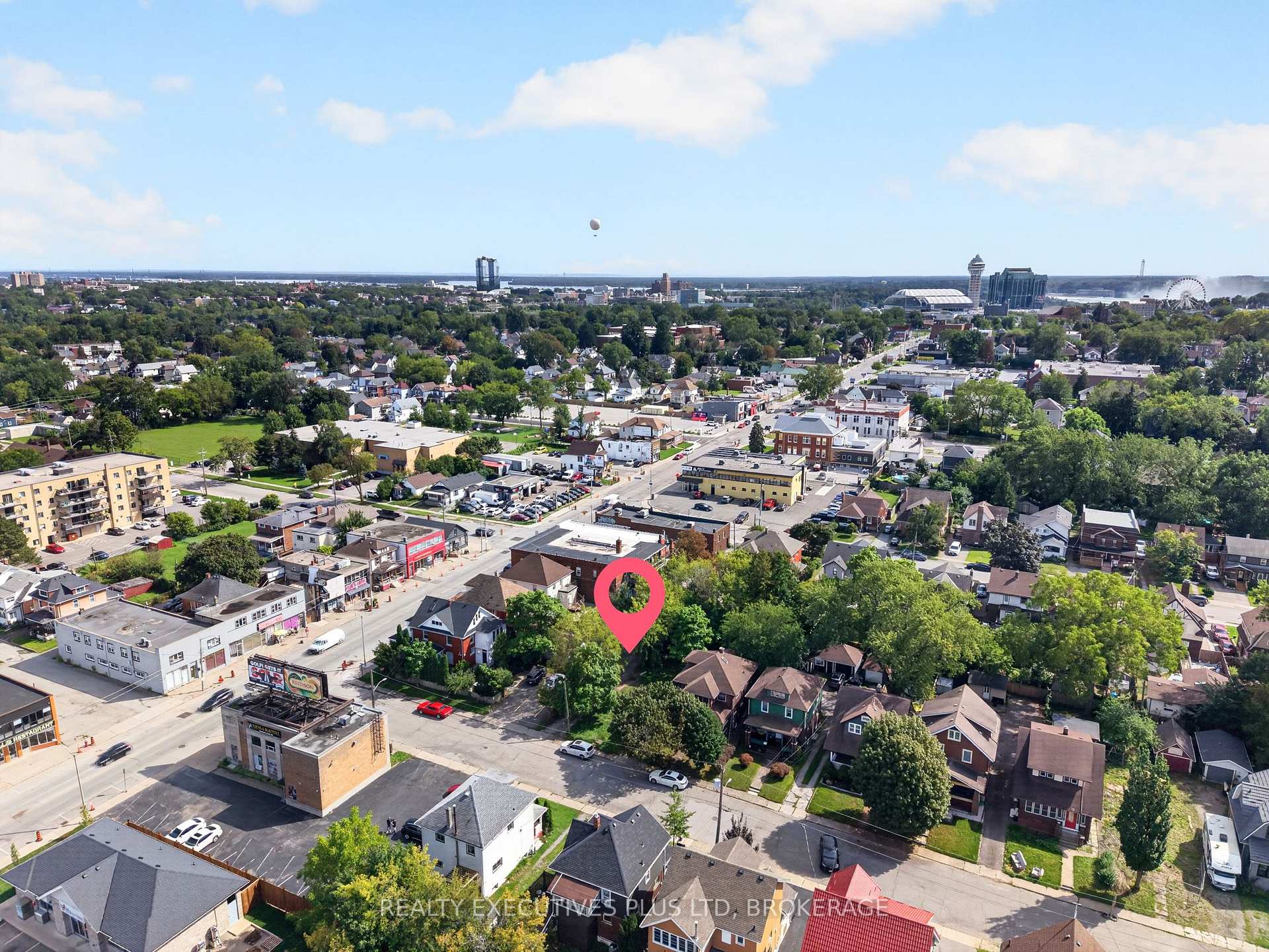 Photo 2 of 4840 Willmott Street, Niagara Falls, Cherrywood — HOMEH