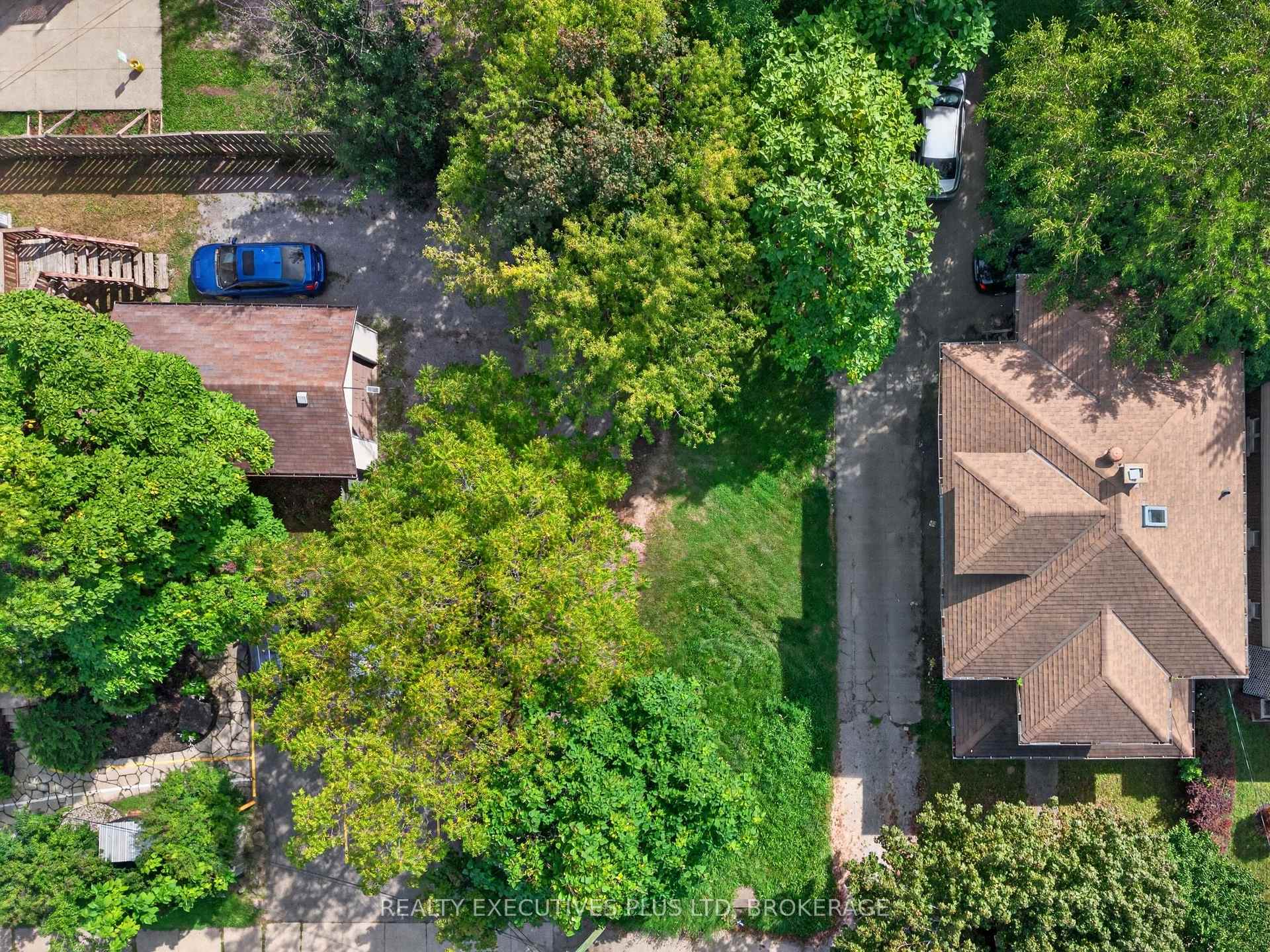 Photo 3 of 4840 Willmott Street, Niagara Falls, Cherrywood — HOMEH