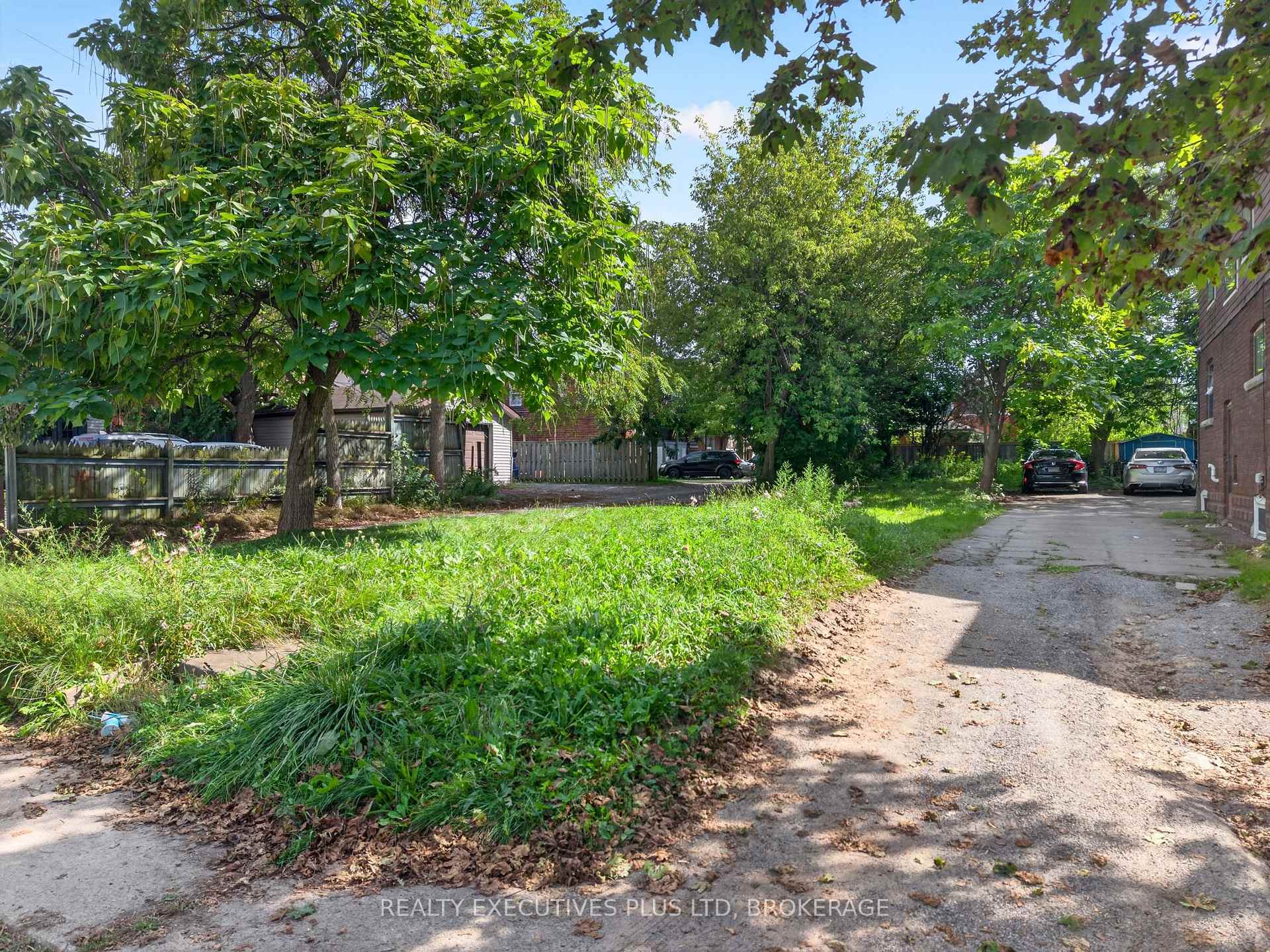 Photo 5 of 4840 Willmott Street, Niagara Falls, Cherrywood — HOMEH
