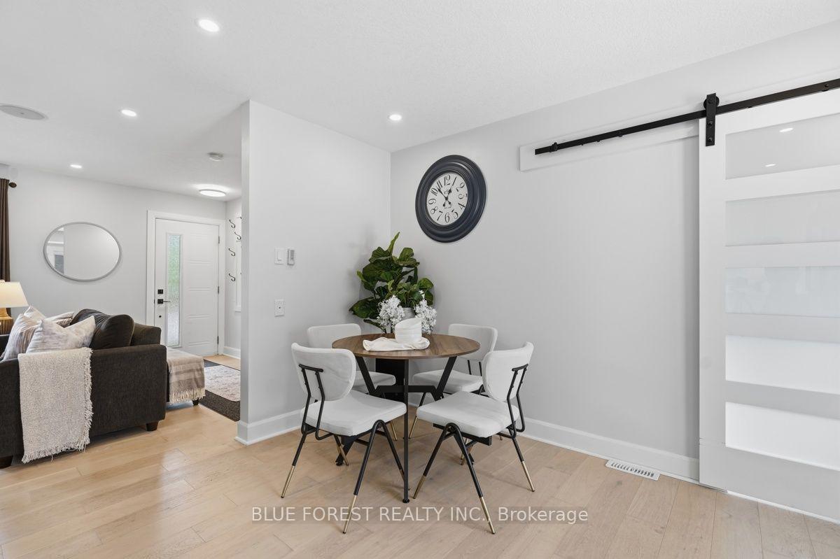 Photo 17 of 21 Agincourt Place, London, South T — HOMEH
