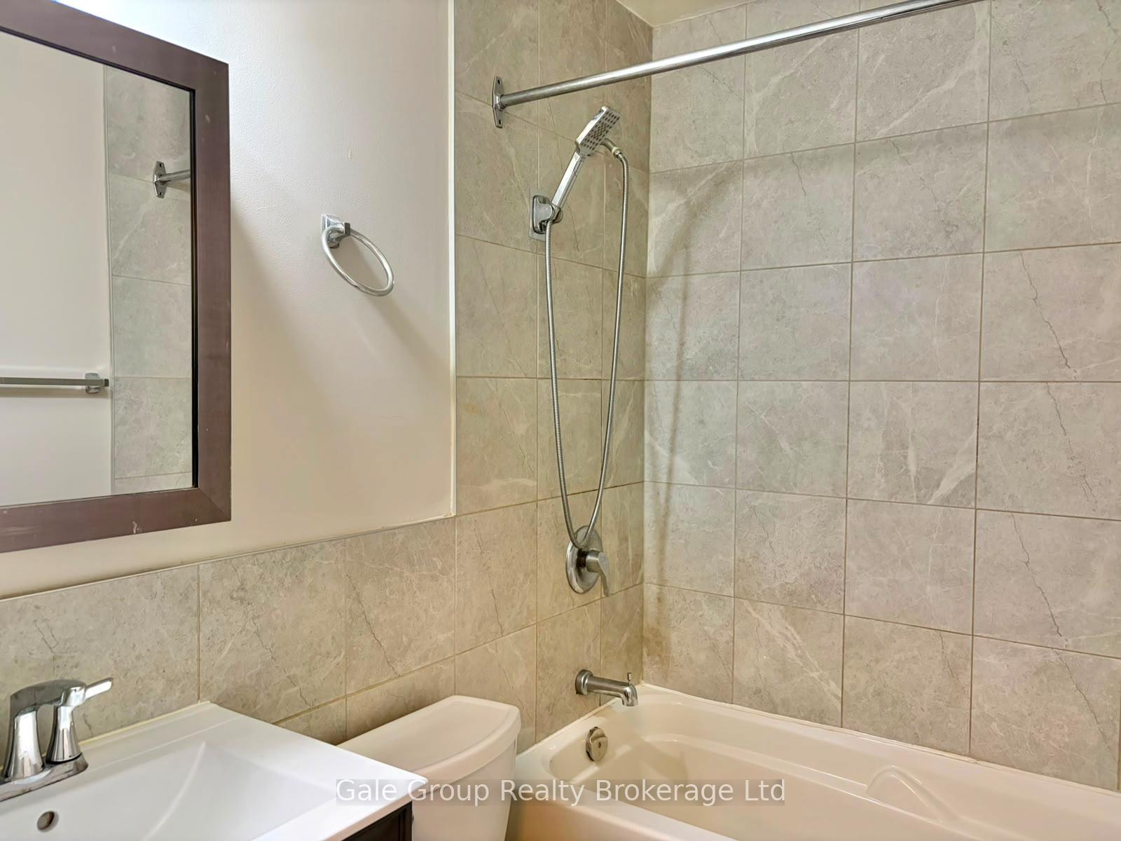 Photo 5 of Unit 103, 5 Paisley Boulevard E, Mississauga, Cooksville — HOMEH