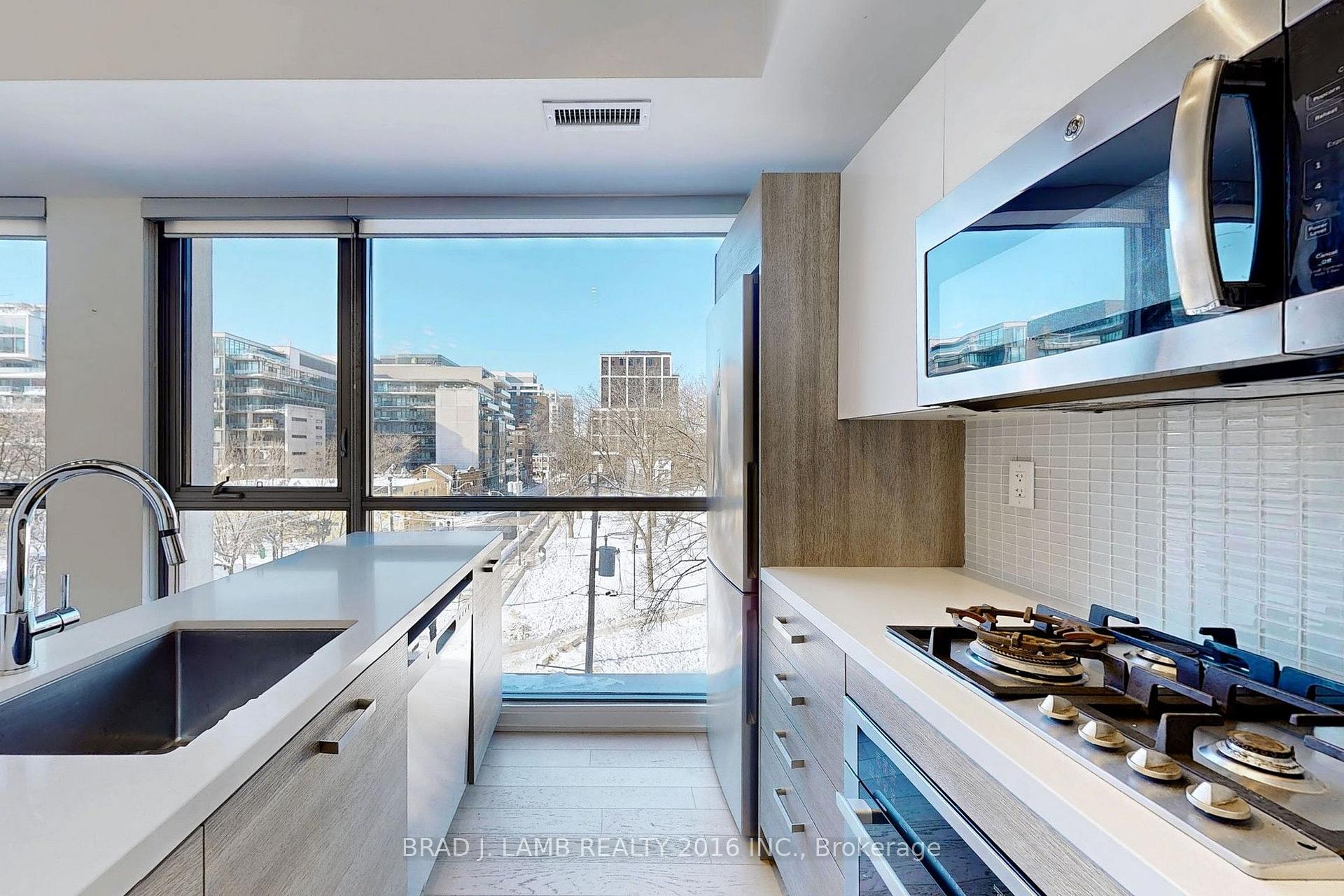Photo 5 of Unit 424, 39 Brant Street, Toronto, Waterfront Communities — HOMEH
